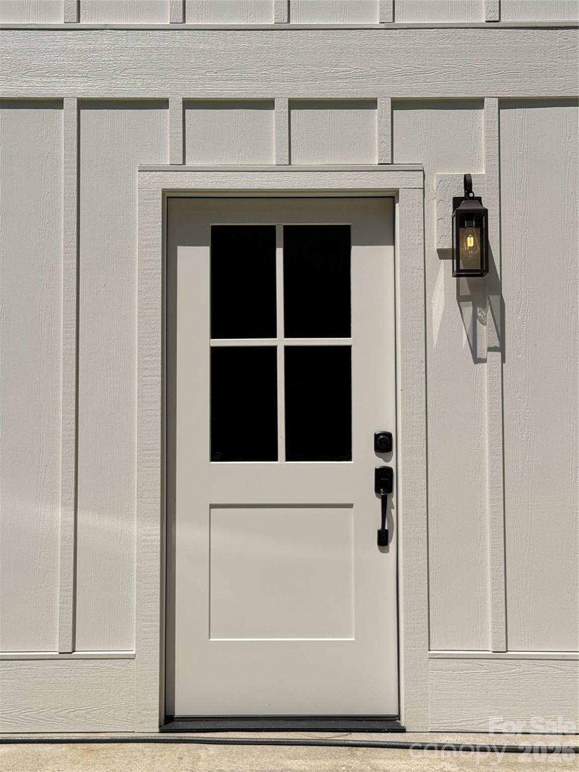 316 Big Raven Lane — Saluda