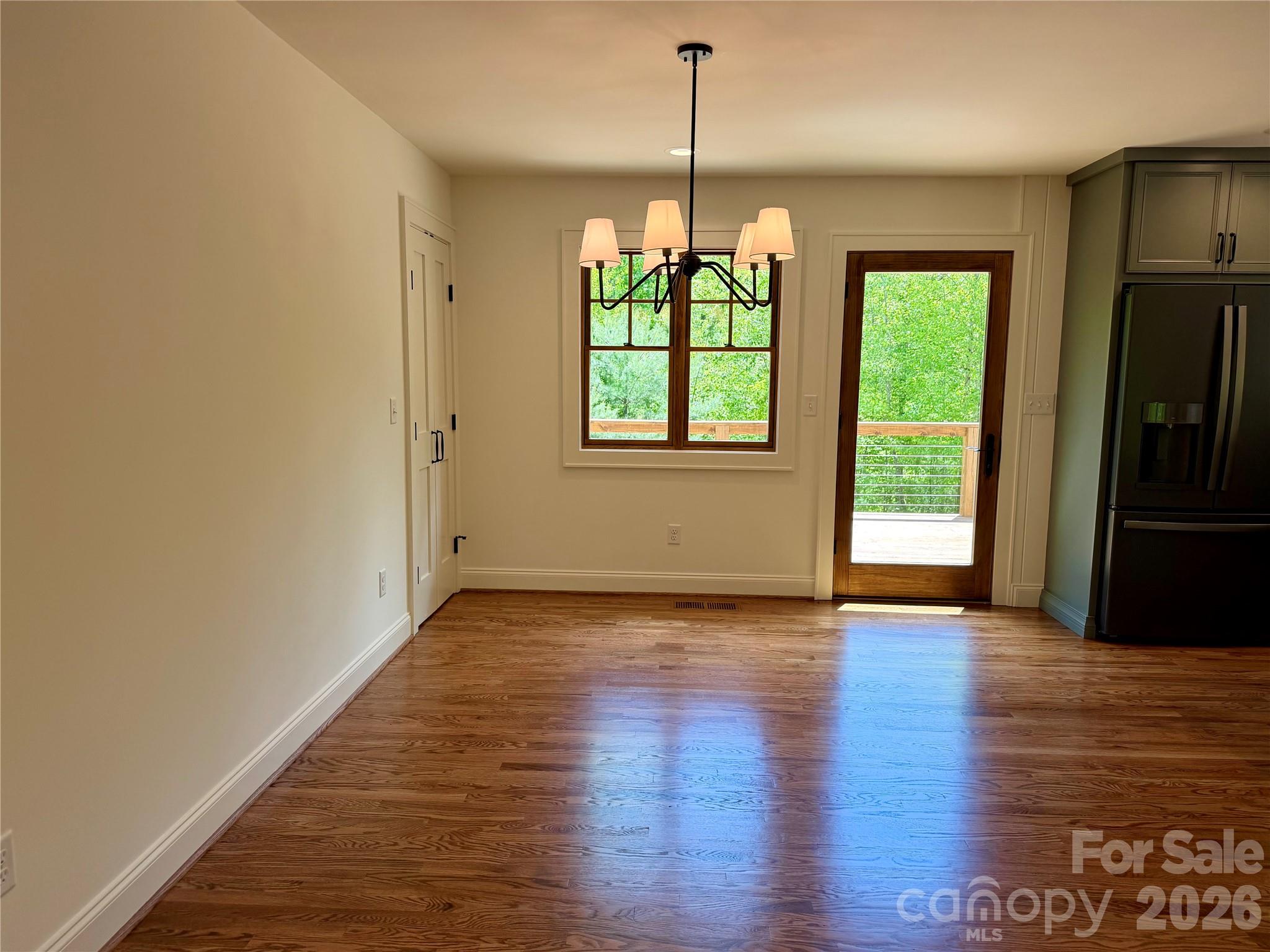 316 Big Raven Lane — Saluda