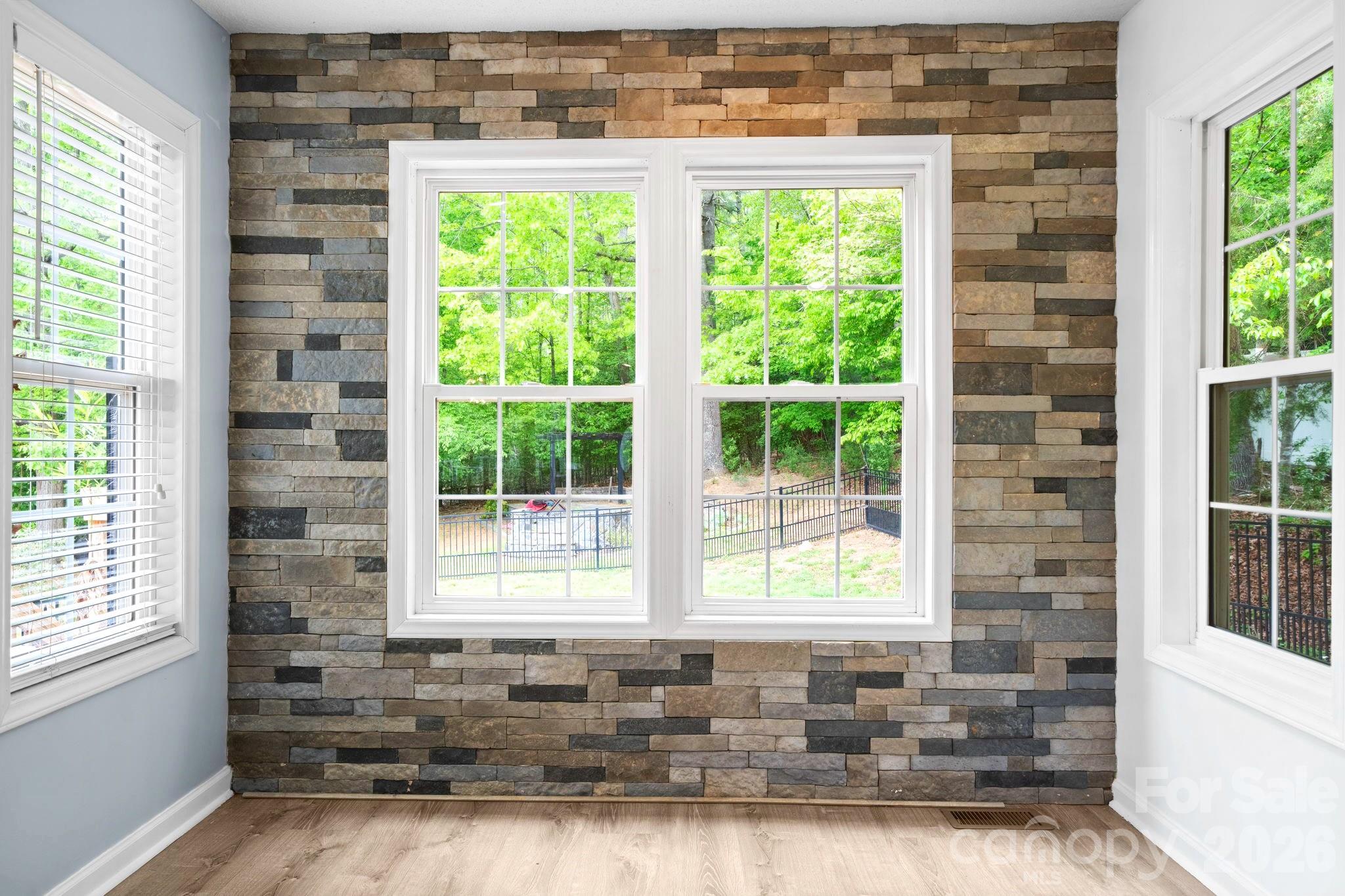 1011 Cambridge Court — Lenoir