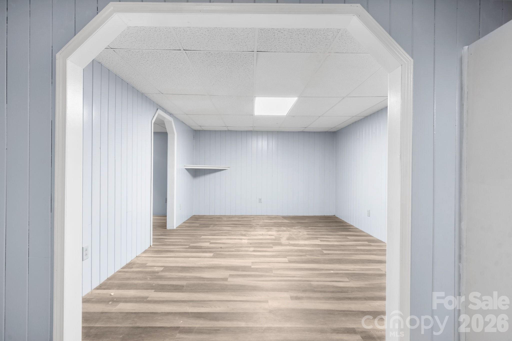 1011 Cambridge Court — Lenoir