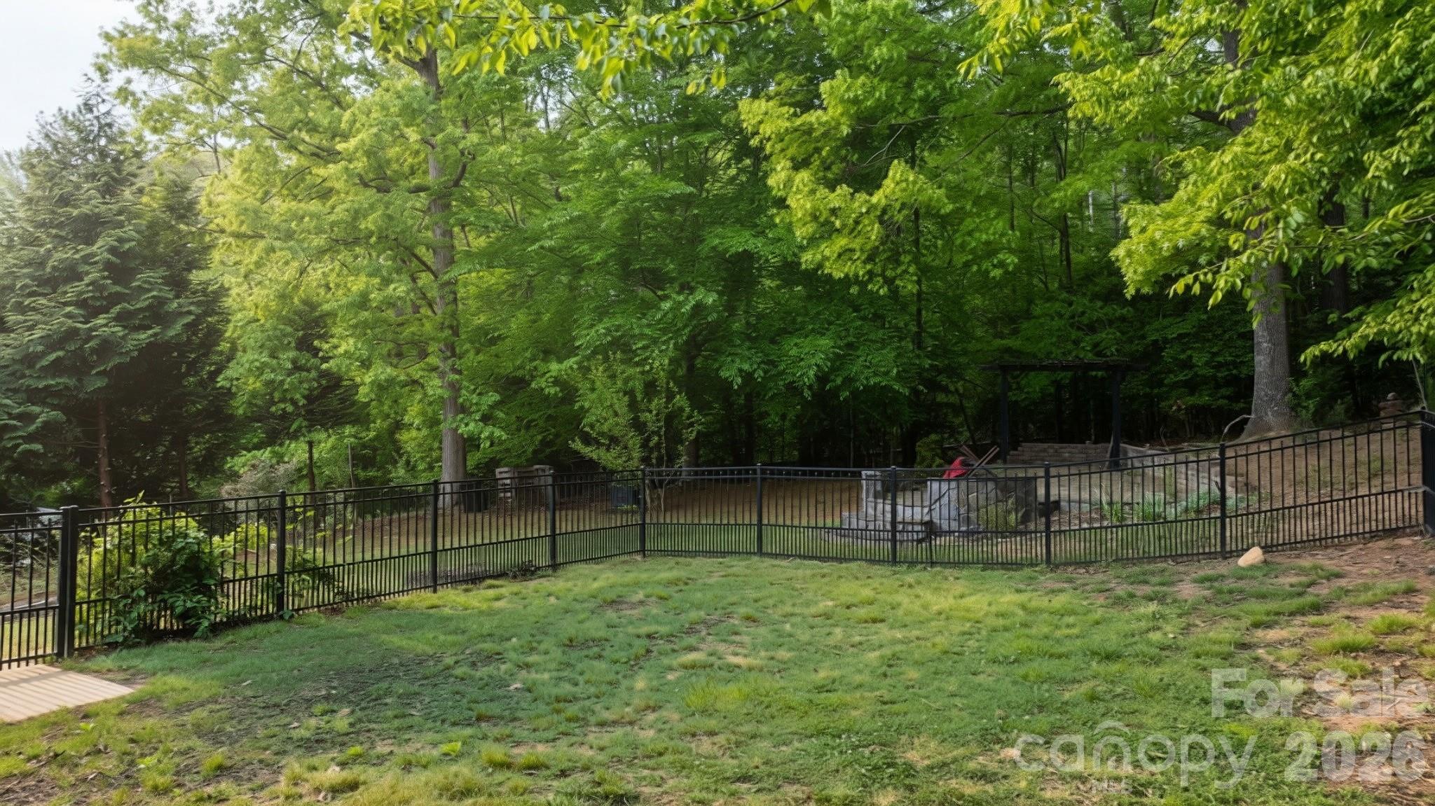 1011 Cambridge Court — Lenoir