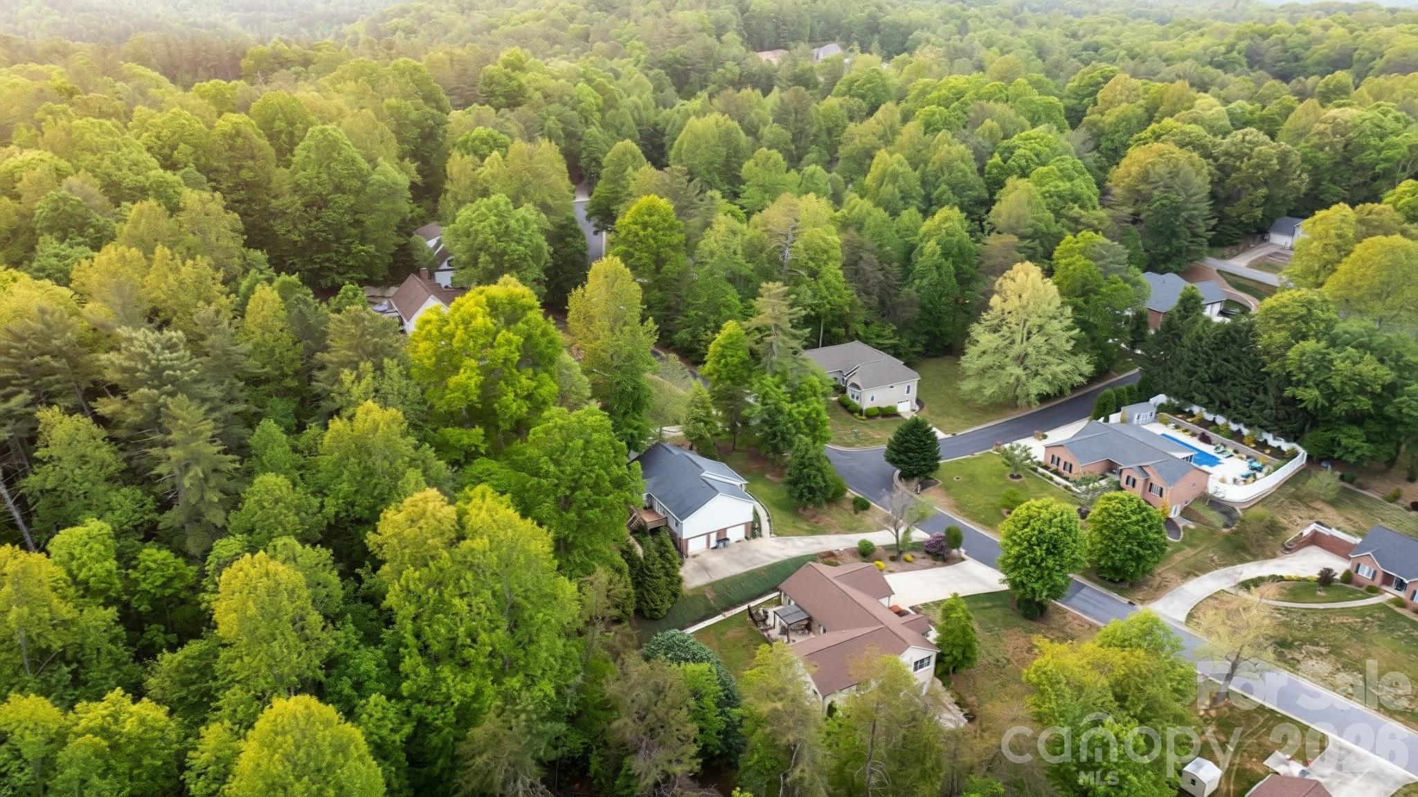 1011 Cambridge Court — Lenoir
