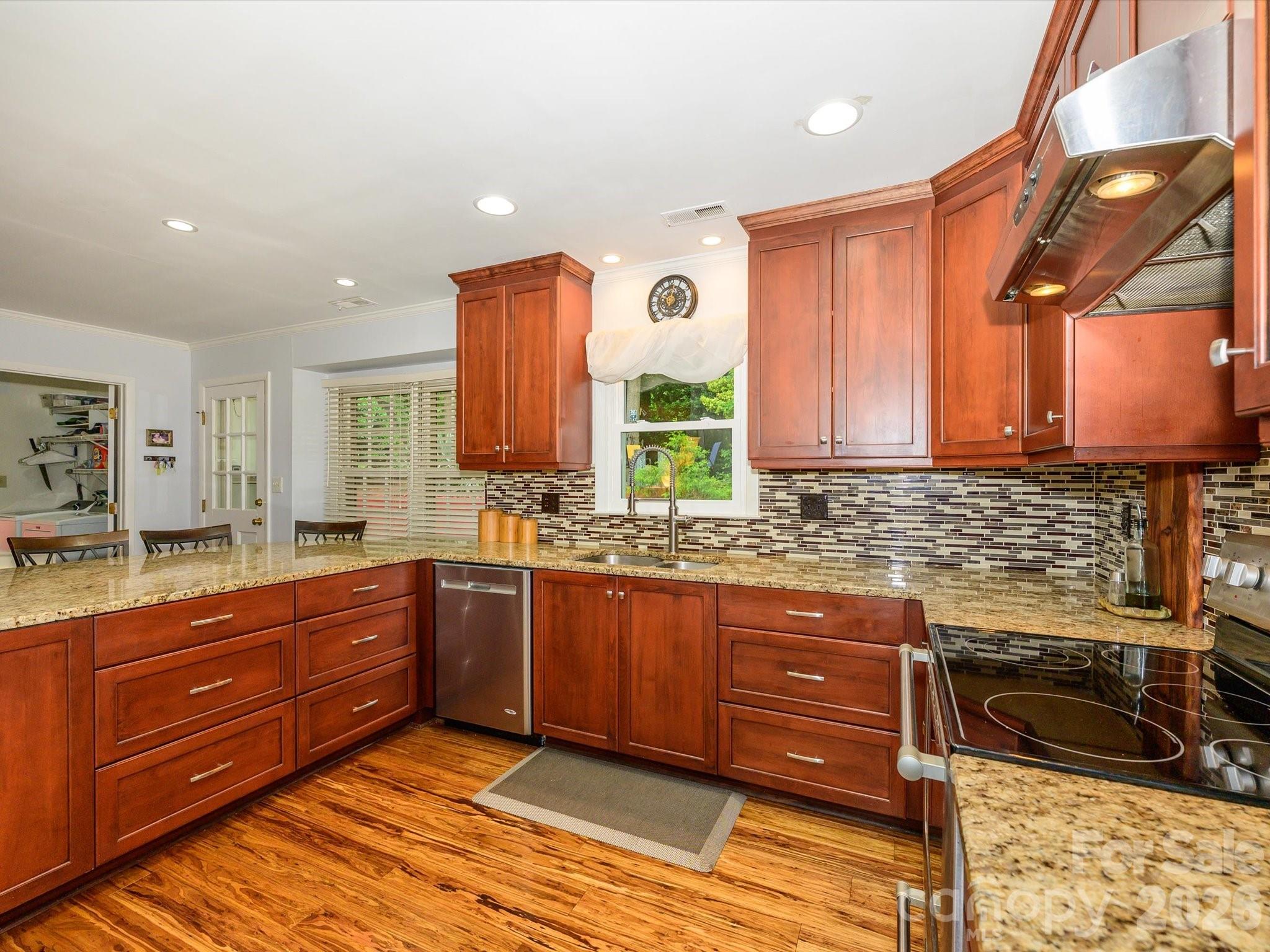 9607 Riddick Place — Matthews