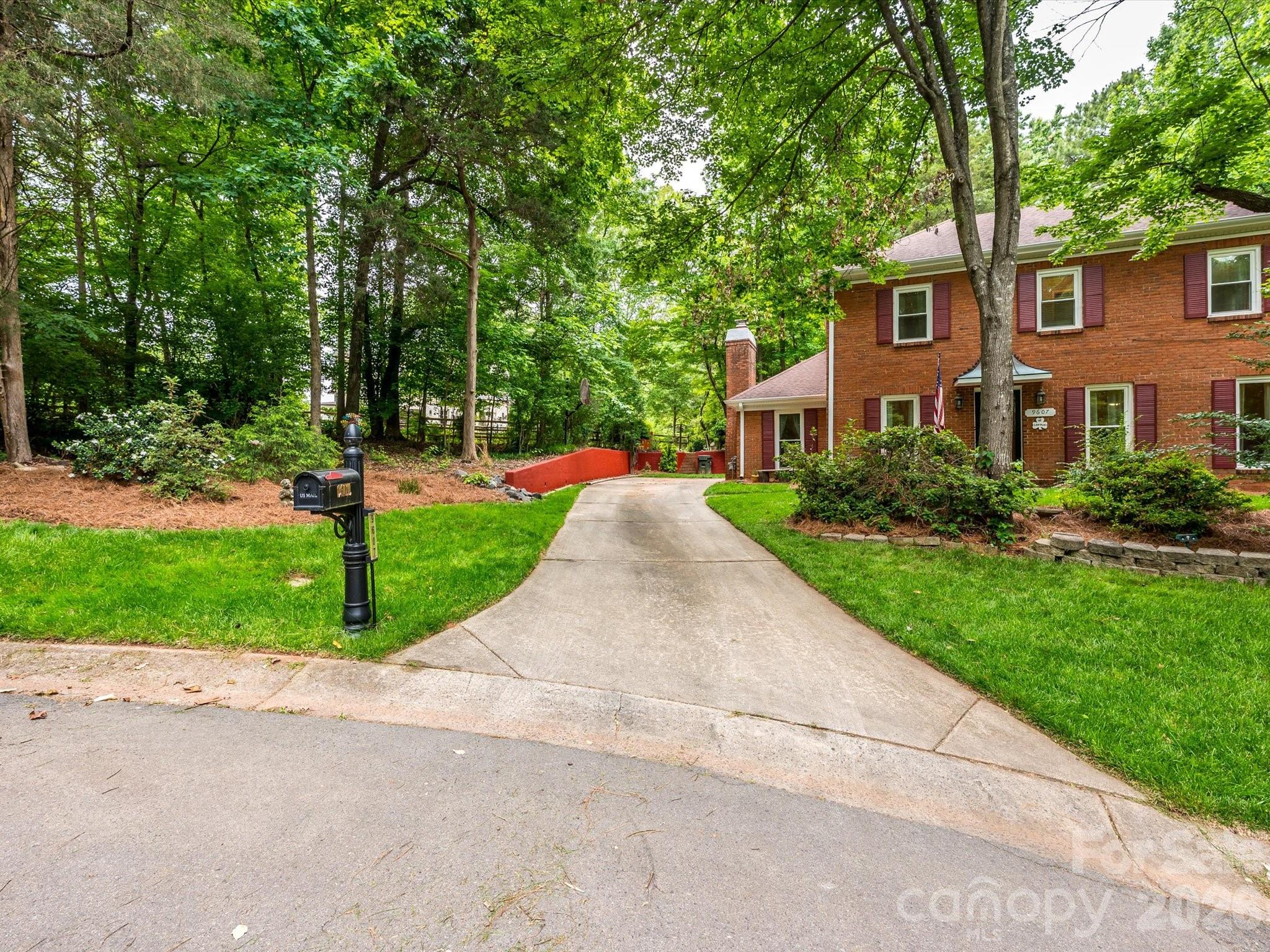 9607 Riddick Place — Matthews