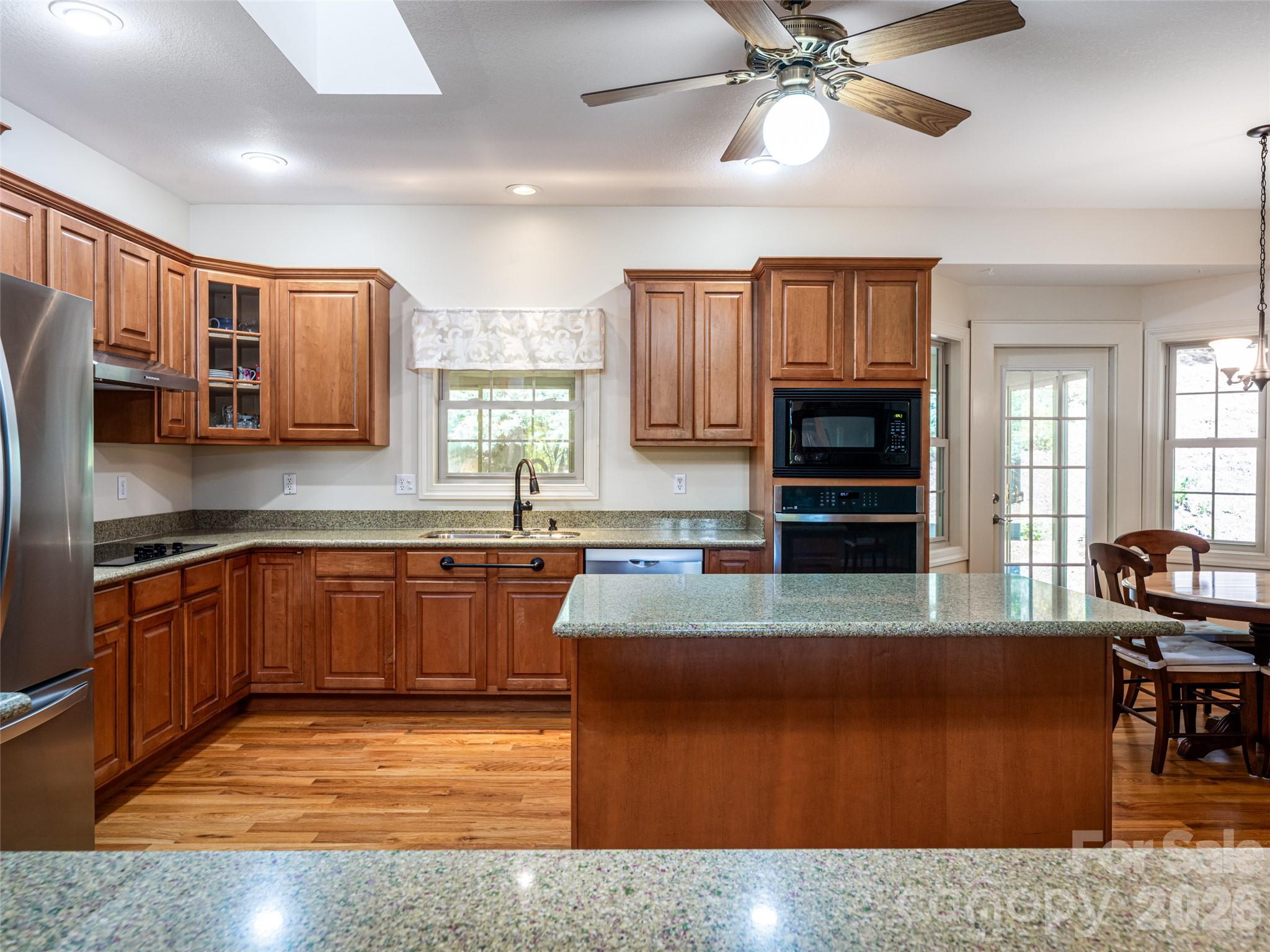 4 Dogwood Glen Circle — Etowah