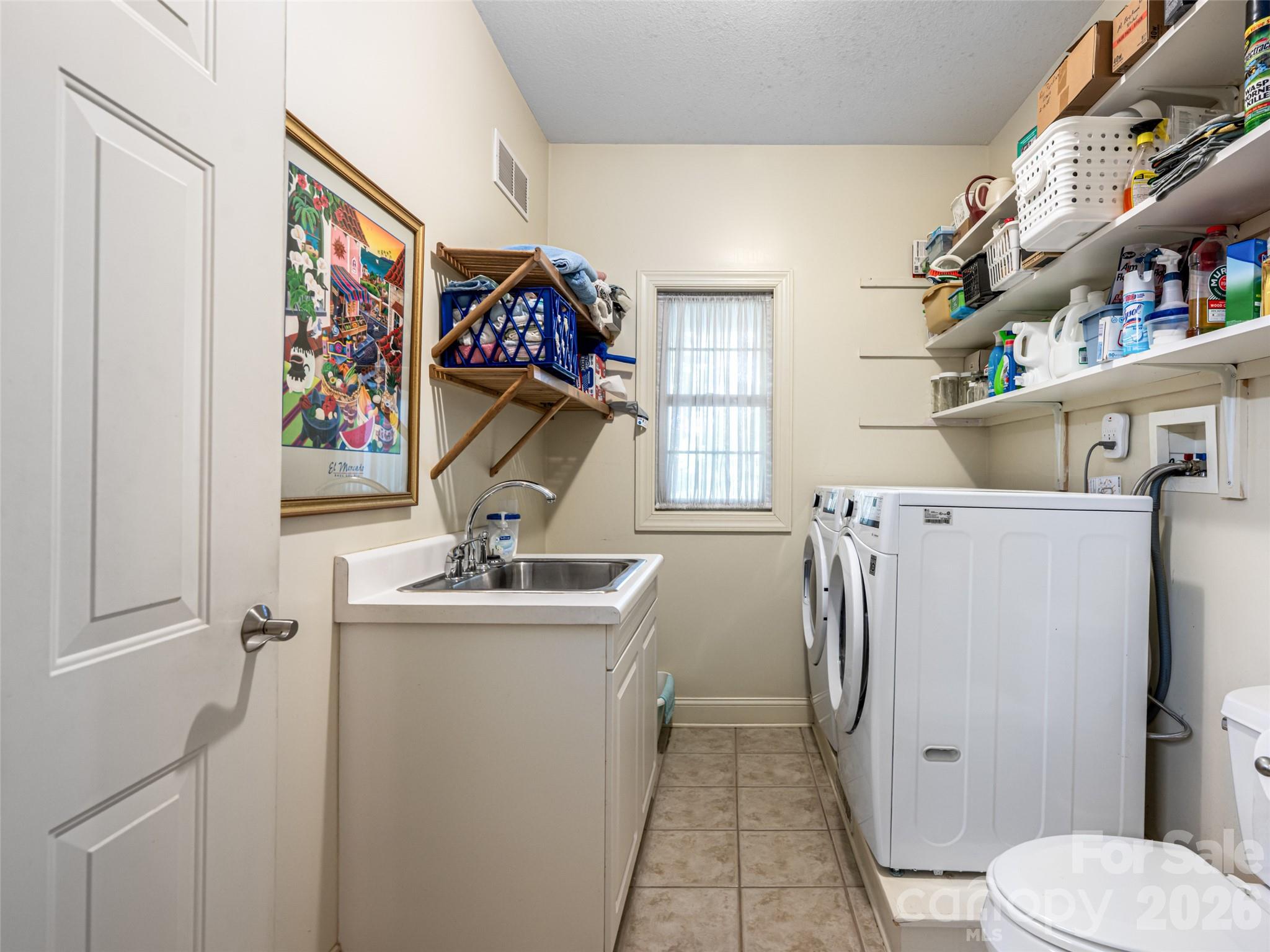 4 Dogwood Glen Circle — Etowah