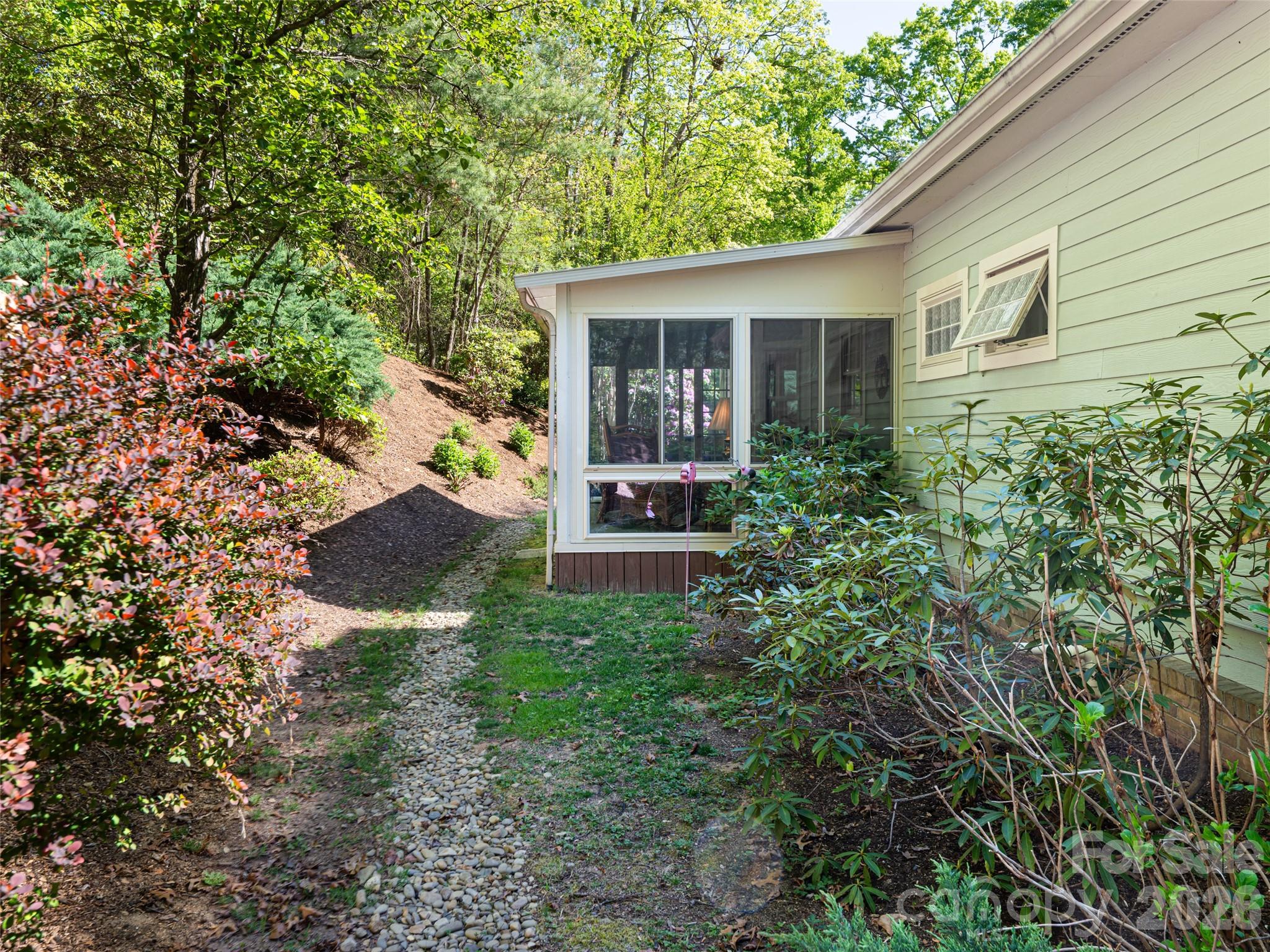 4 Dogwood Glen Circle — Etowah