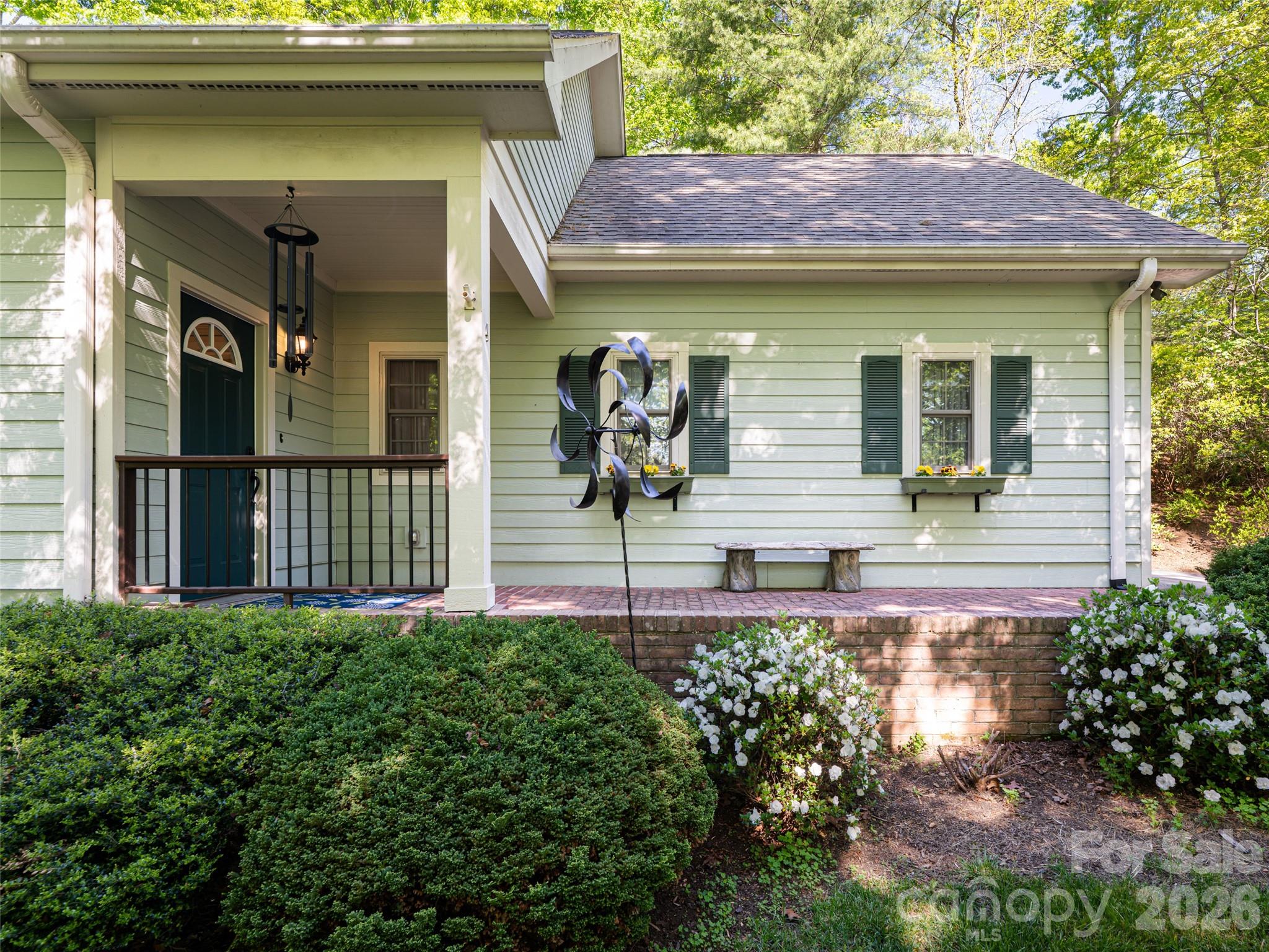 4 Dogwood Glen Circle — Etowah