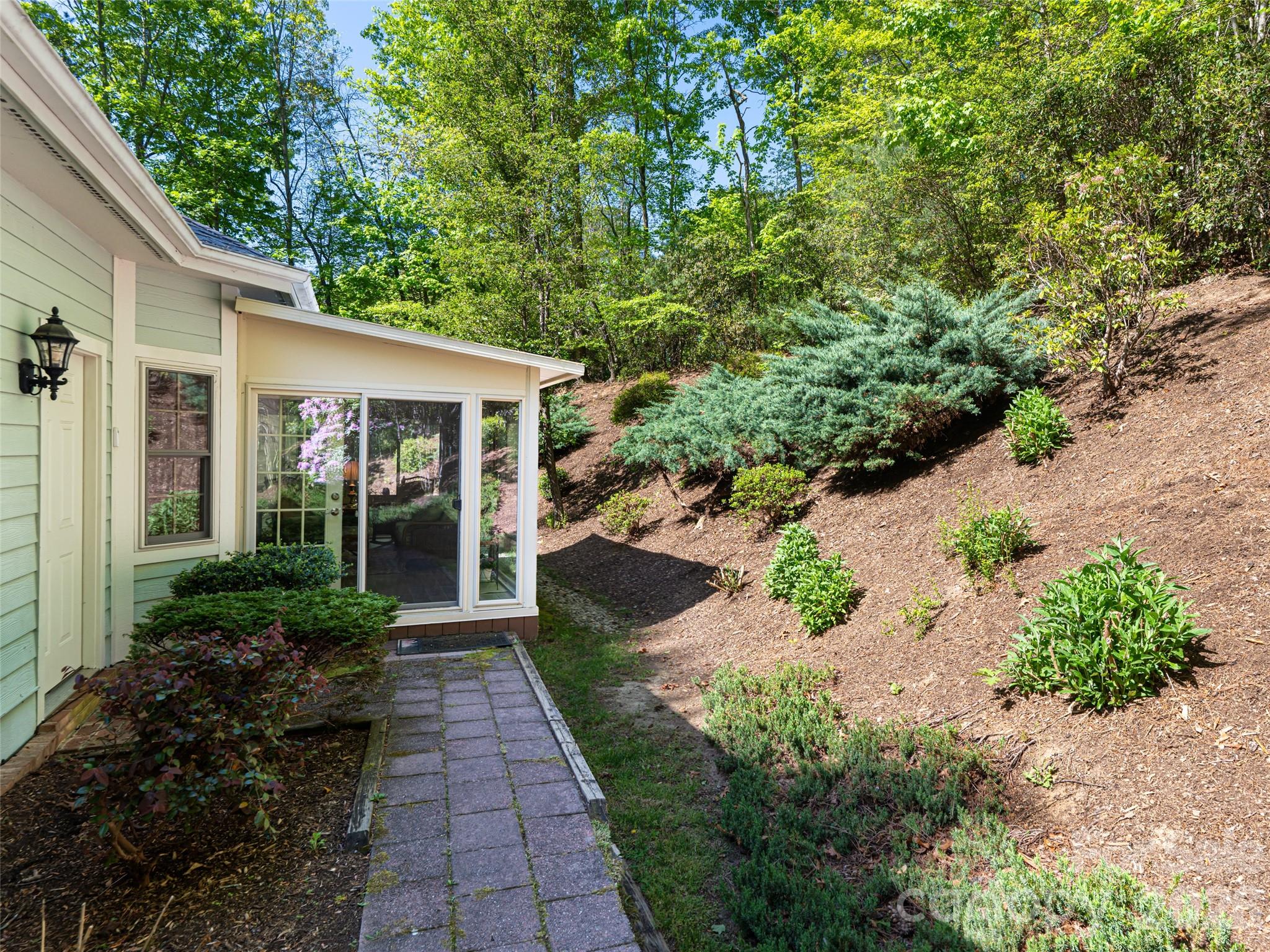 4 Dogwood Glen Circle — Etowah