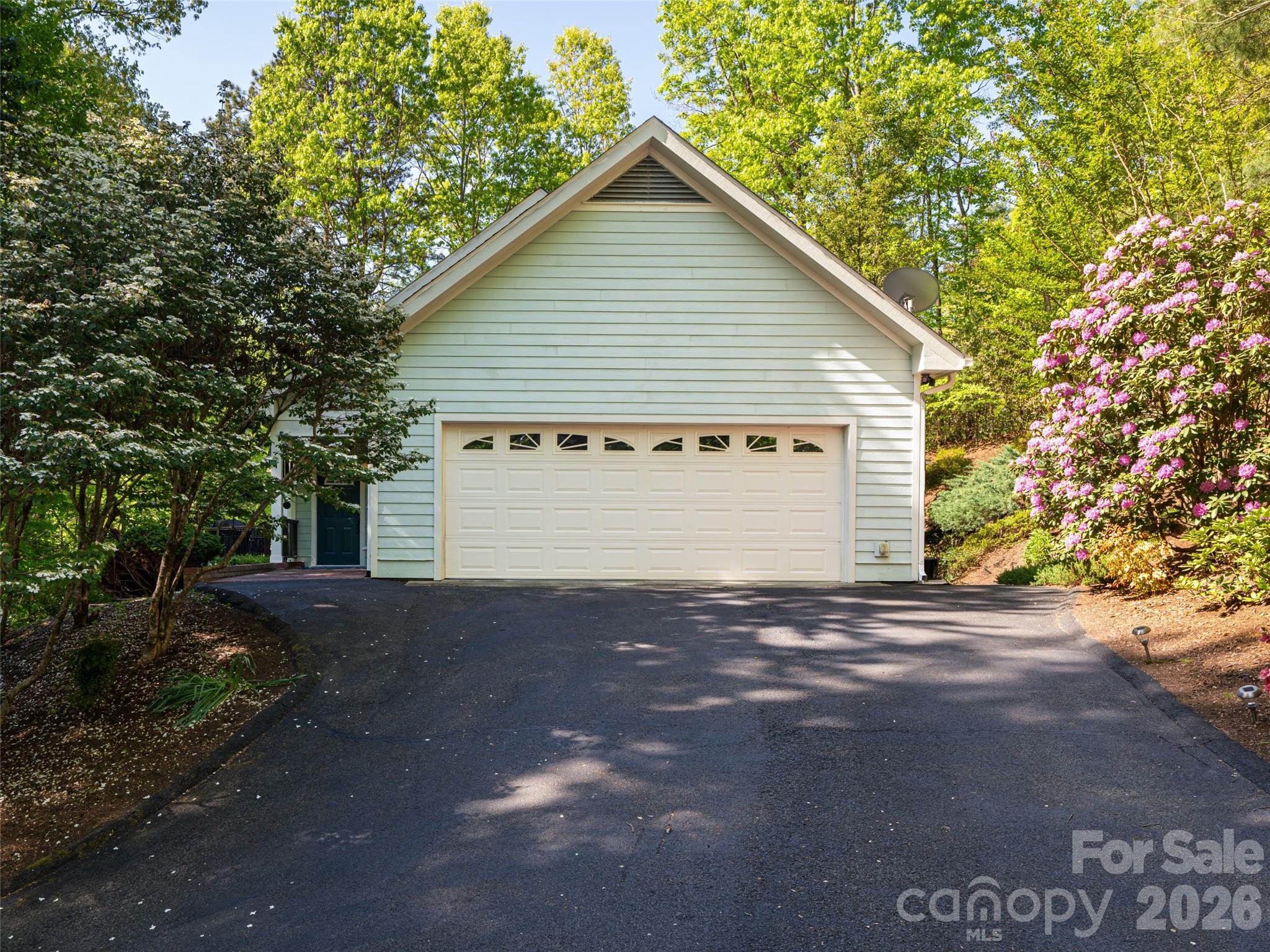 4 Dogwood Glen Circle — Etowah