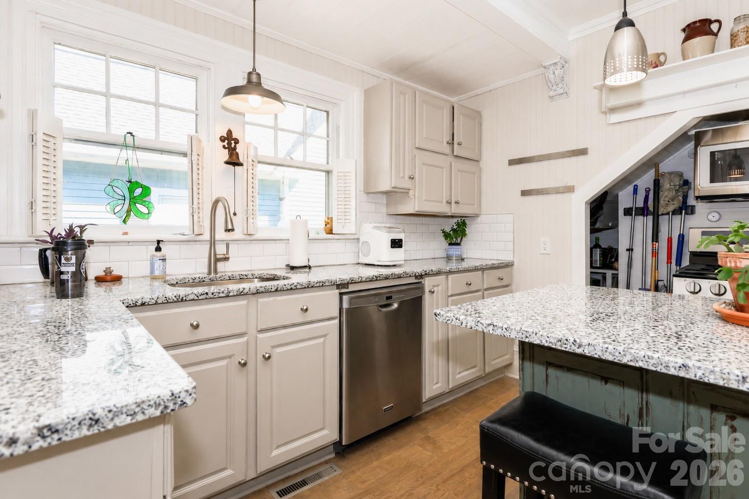 235 N Race Street — Statesville