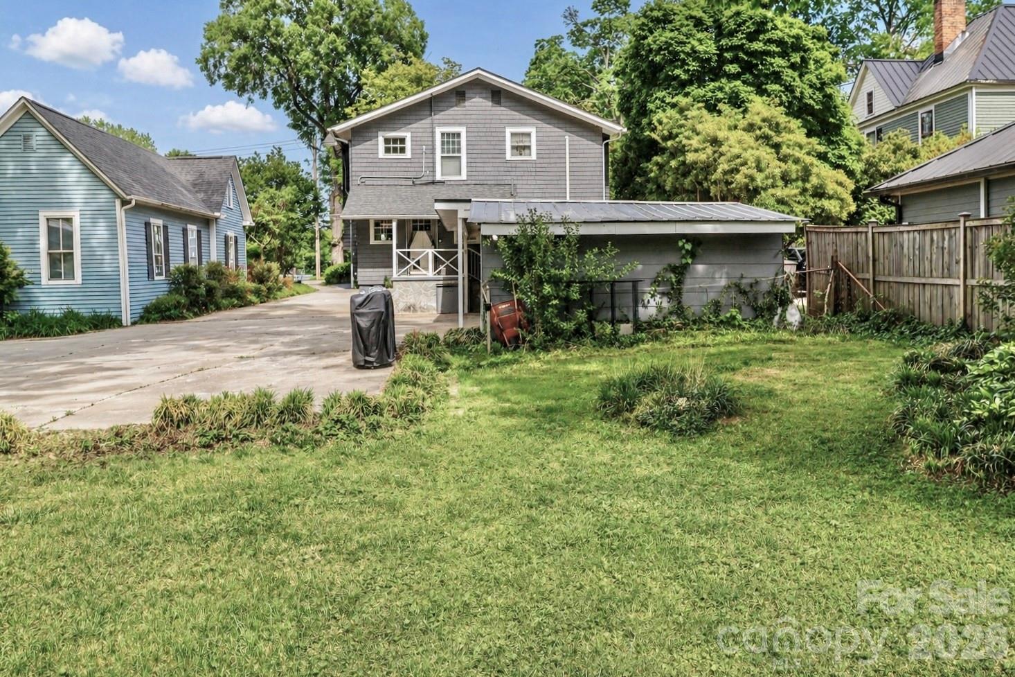 235 N Race Street — Statesville