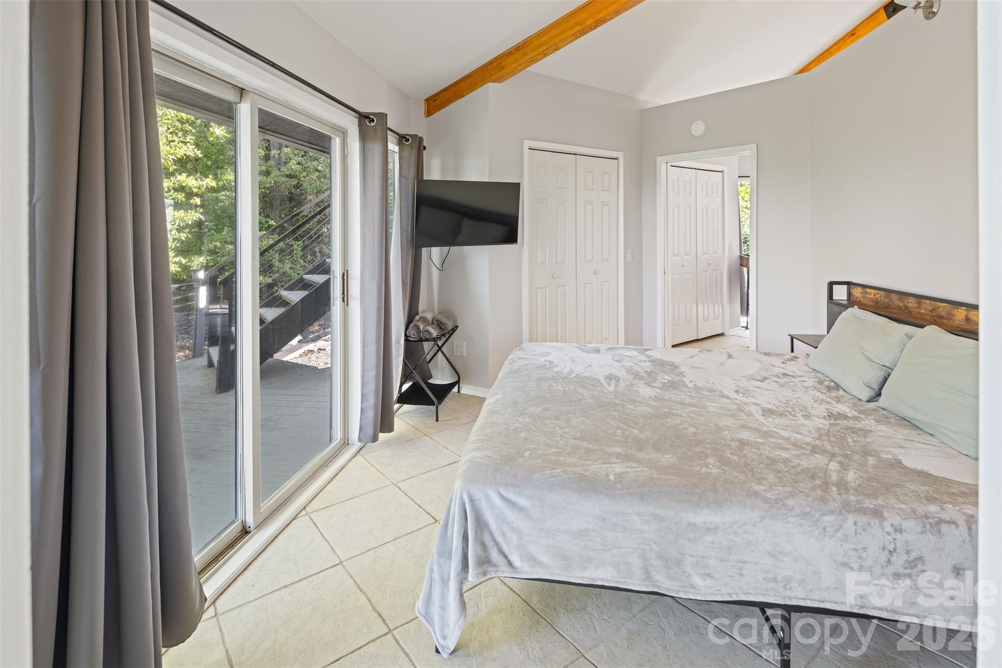 146 Cherokee Lane — Purlear