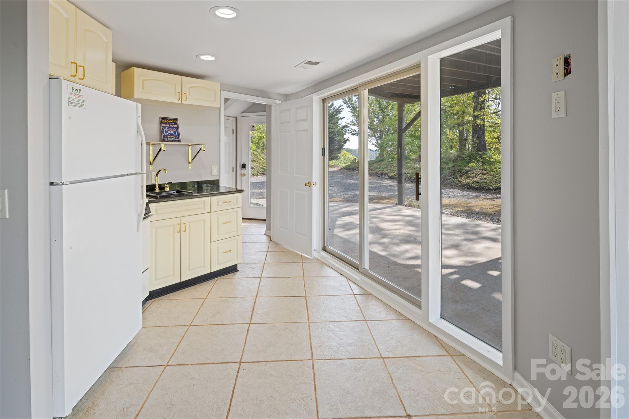 146 Cherokee Lane — Purlear