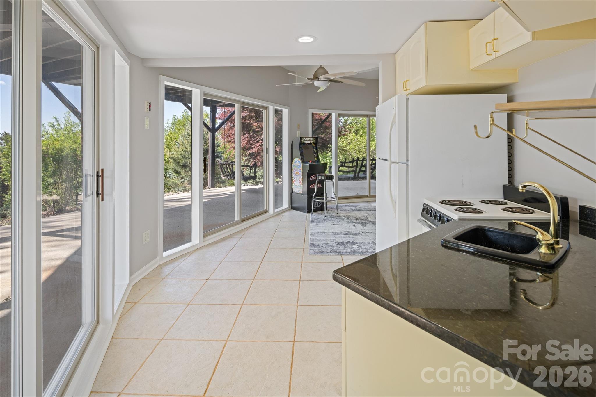 146 Cherokee Lane — Purlear