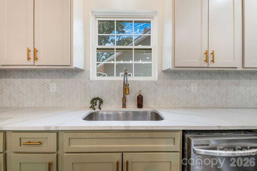 131 Woodrow Avenue — Asheville