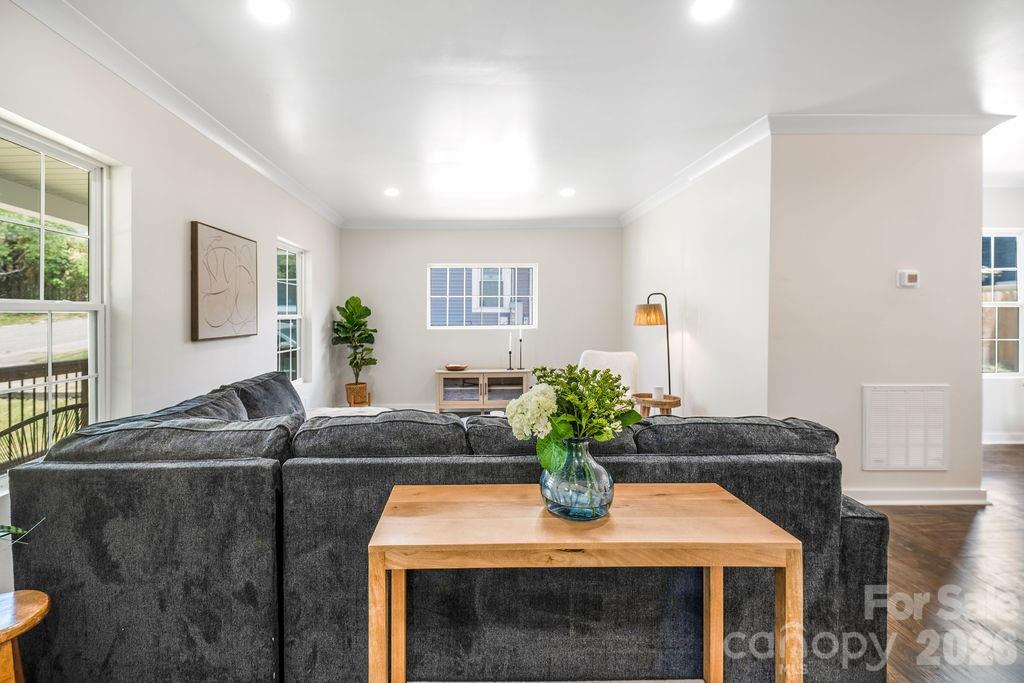 131 Woodrow Avenue — Asheville