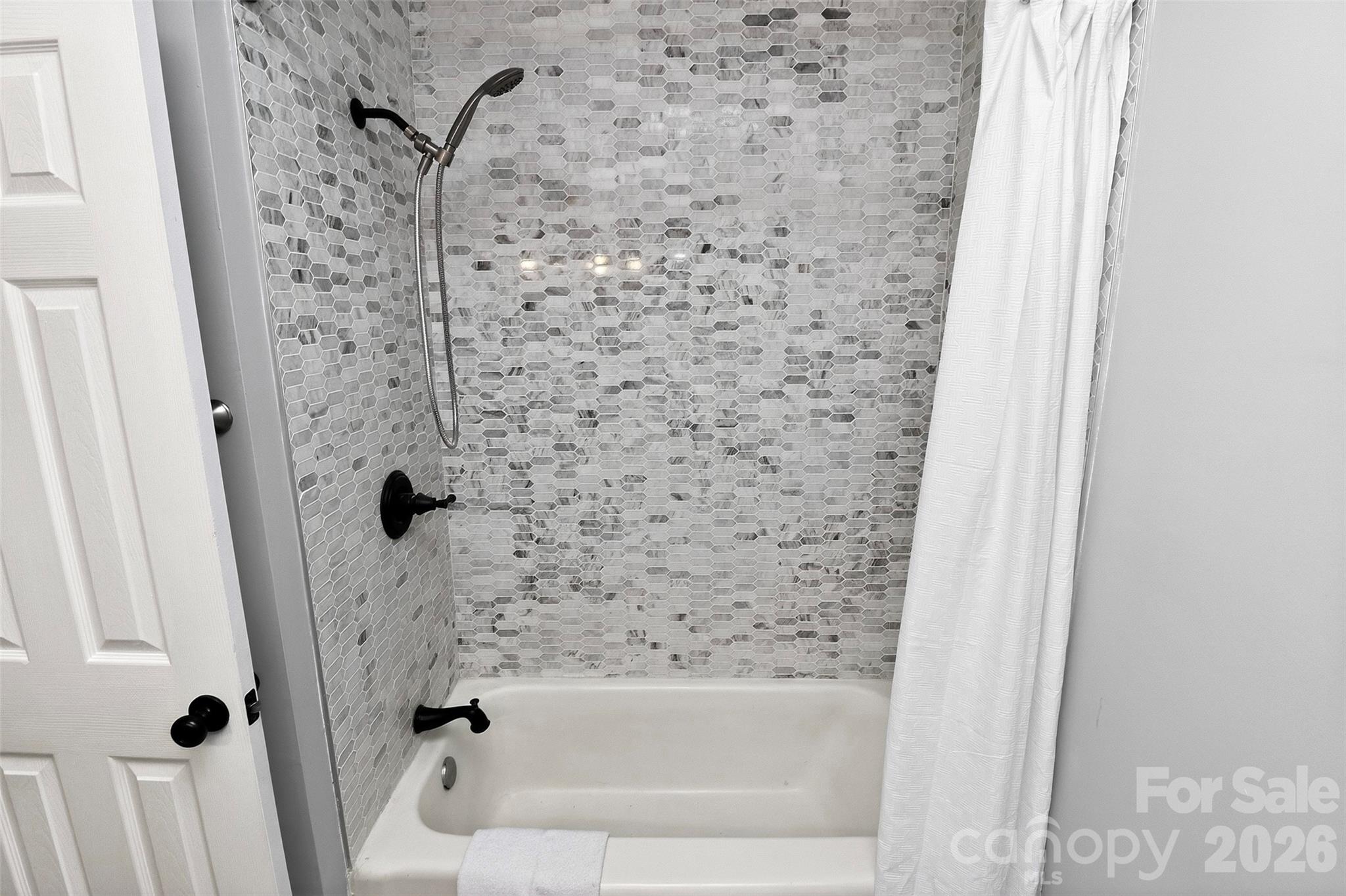 6632 Lancer Drive — Charlotte