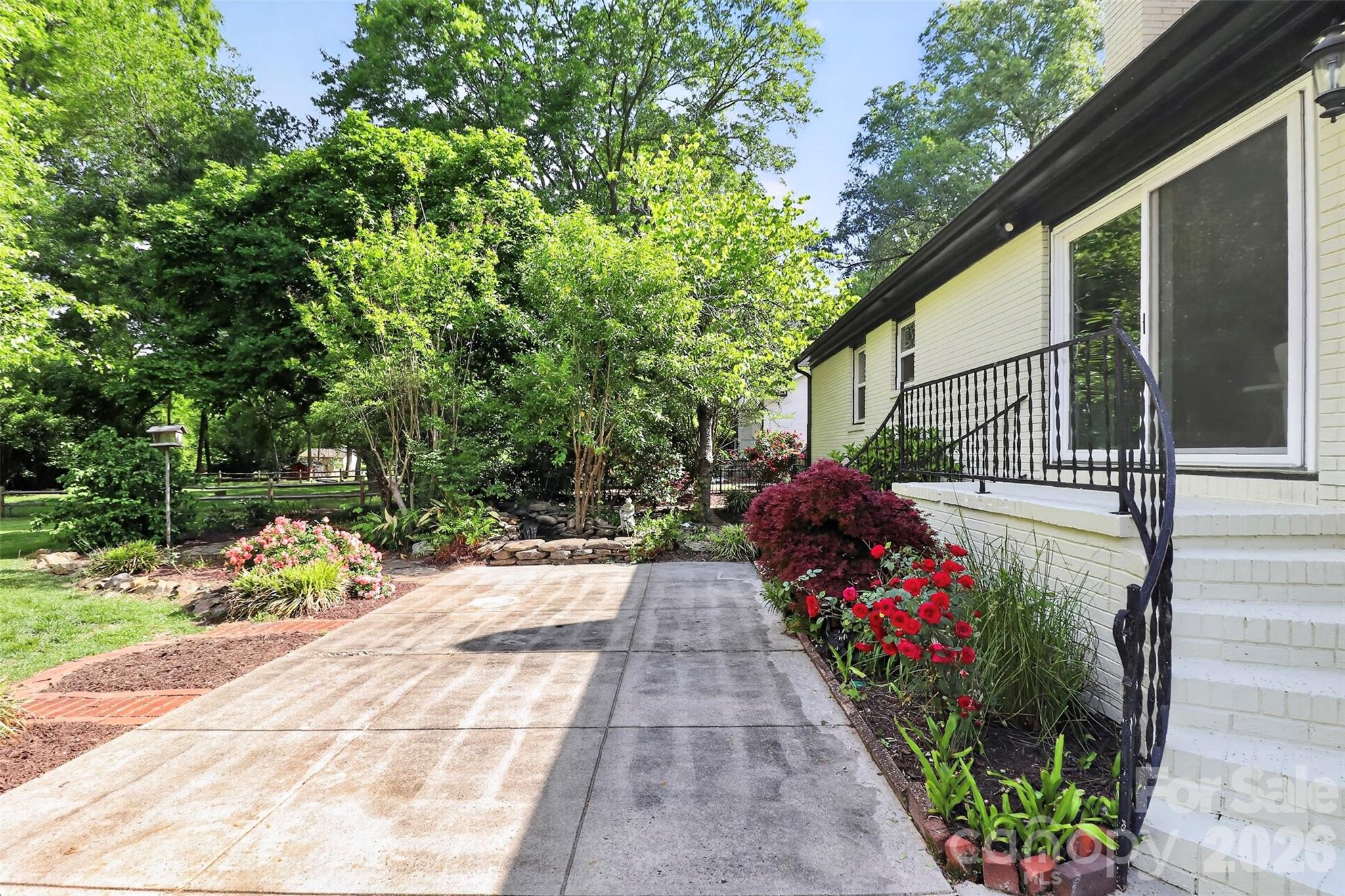 6632 Lancer Drive — Charlotte