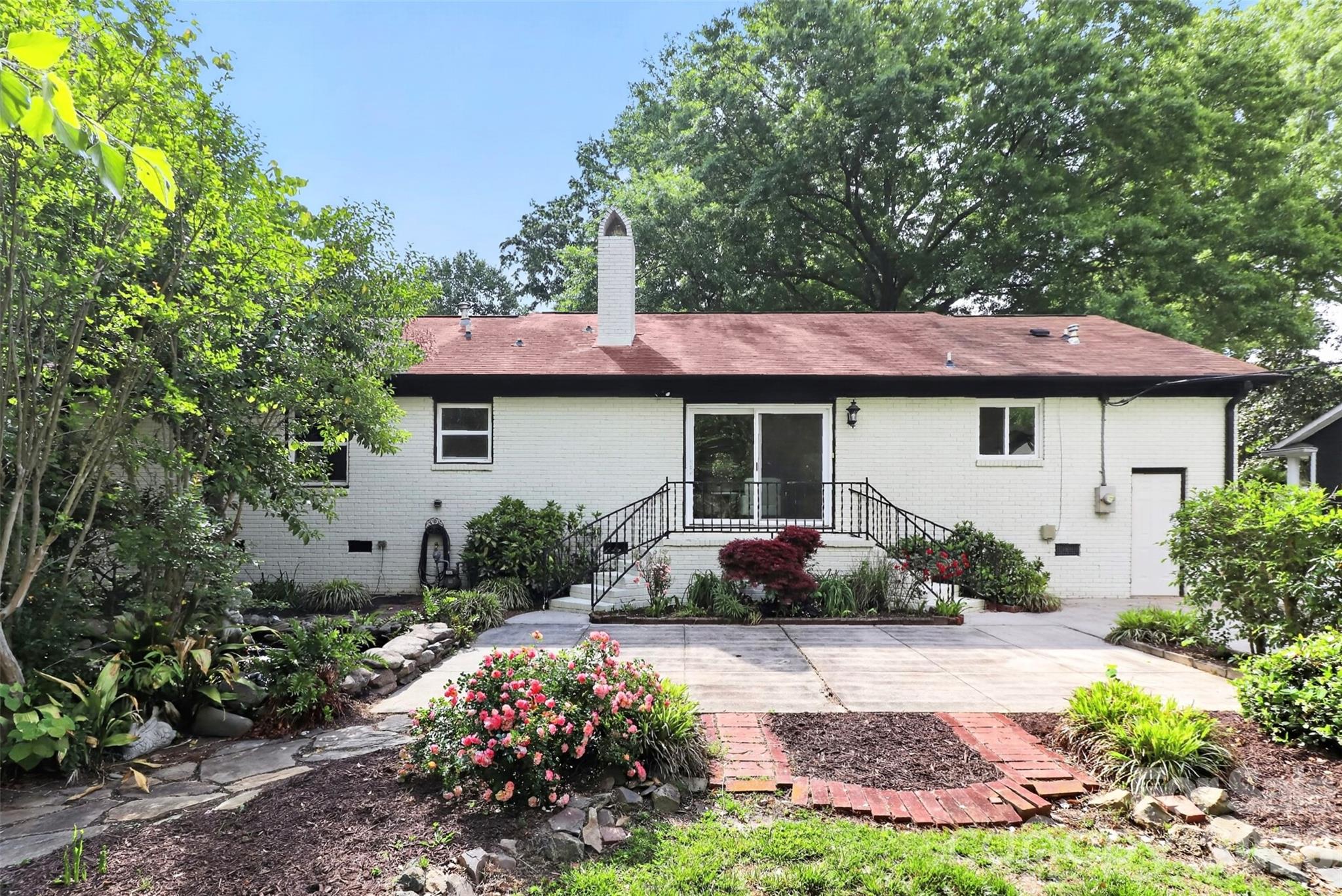 6632 Lancer Drive — Charlotte
