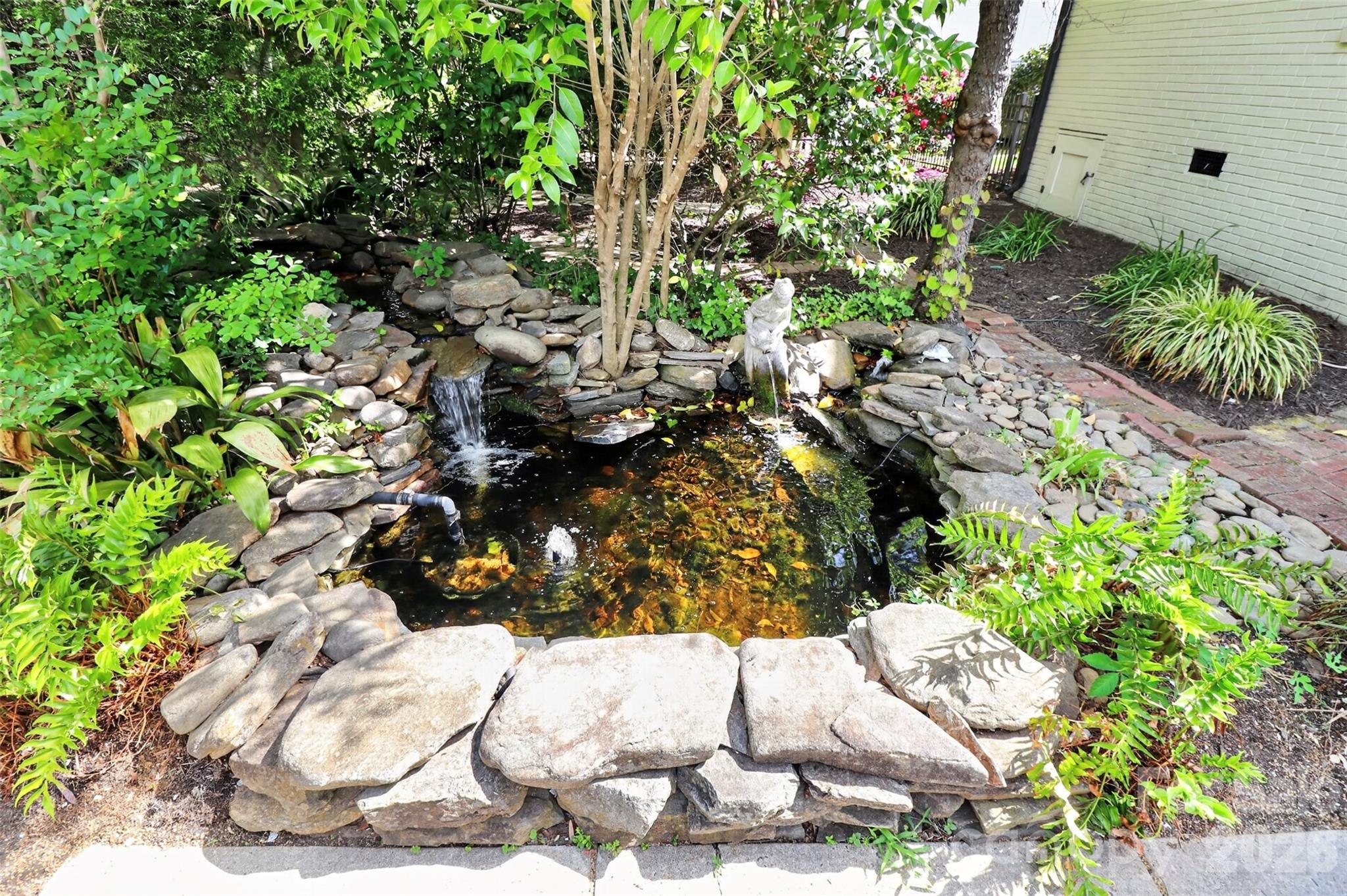 6632 Lancer Drive — Charlotte