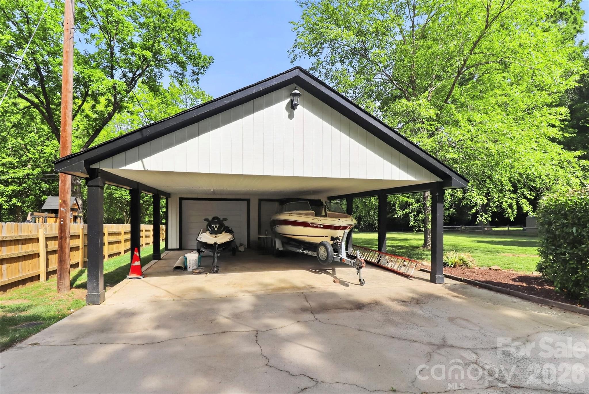 6632 Lancer Drive — Charlotte