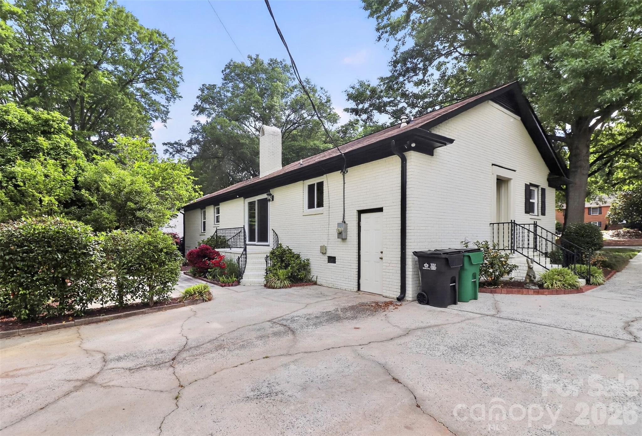 6632 Lancer Drive — Charlotte