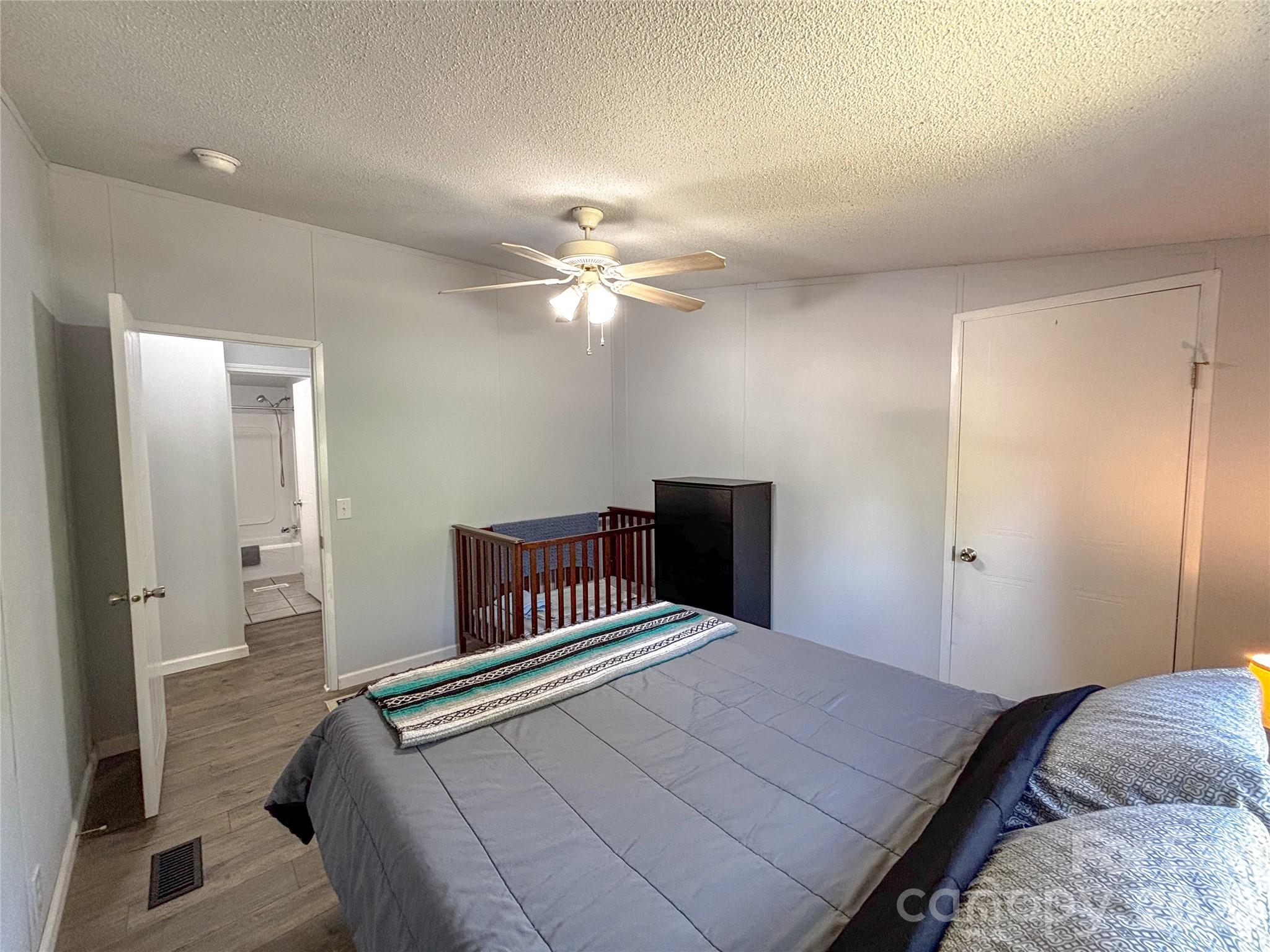 2330 West View Acres Avenue Extension — Hickory