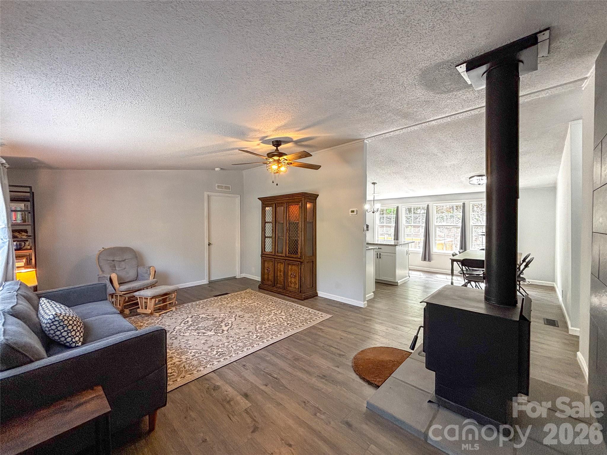 2330 West View Acres Avenue Extension — Hickory