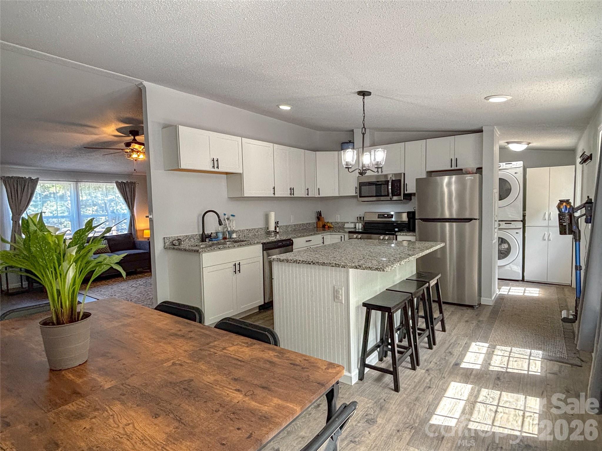 2330 West View Acres Avenue Extension — Hickory