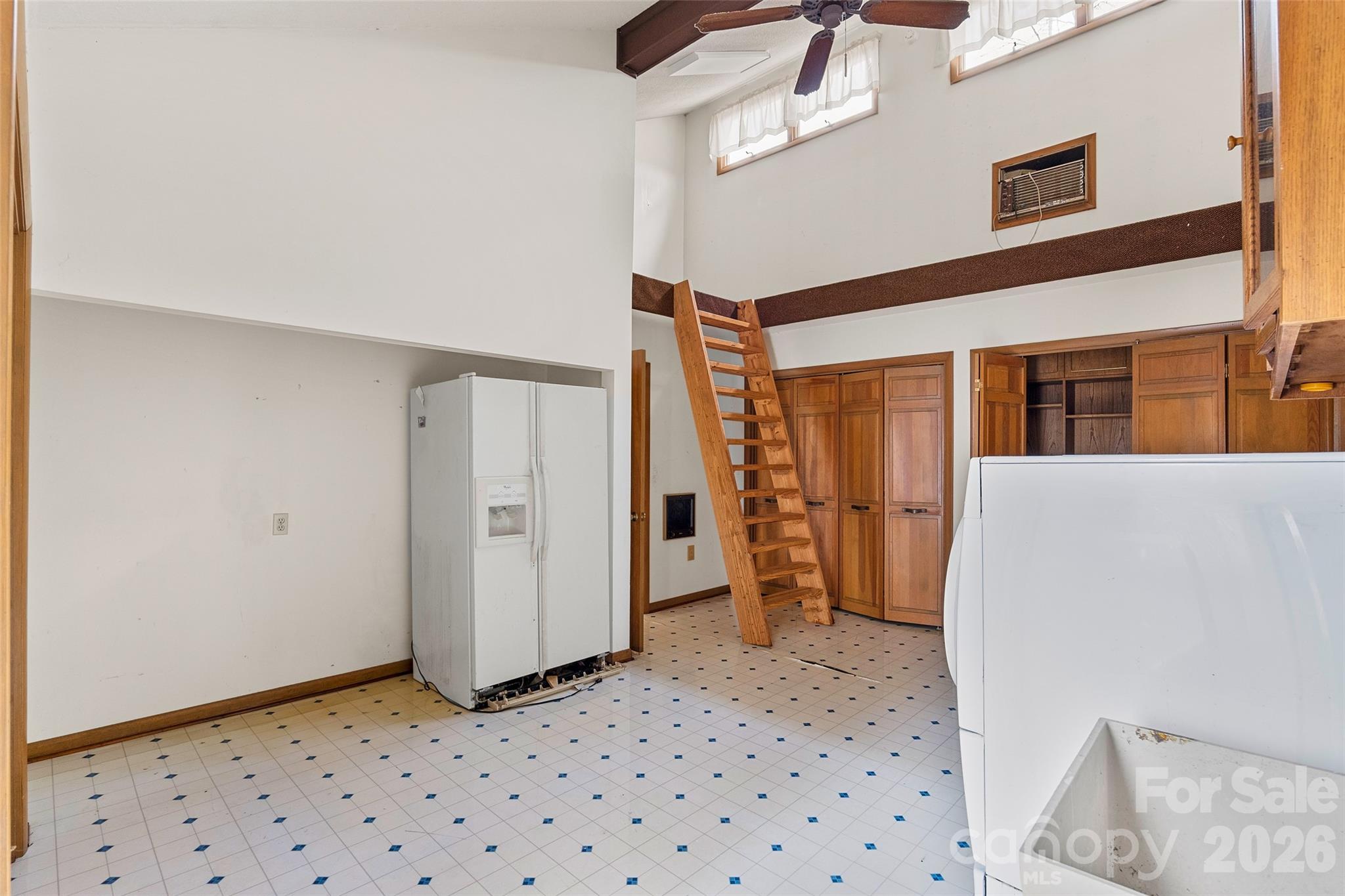 2025 Howard Gap Road — Hendersonville
