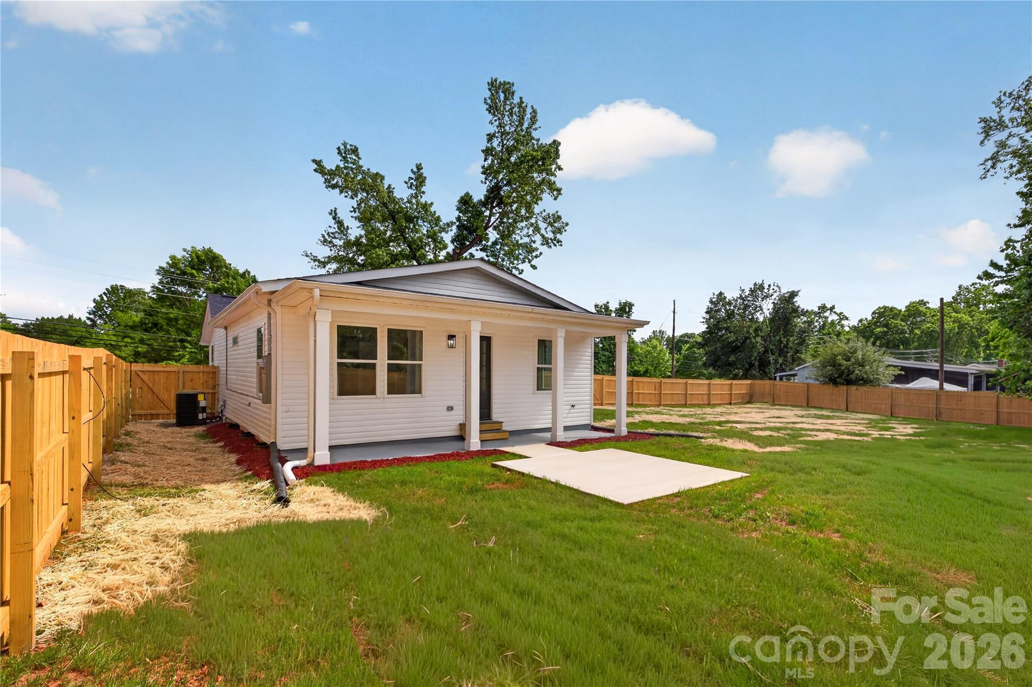 622 W Catawba Avenue — Mount Holly