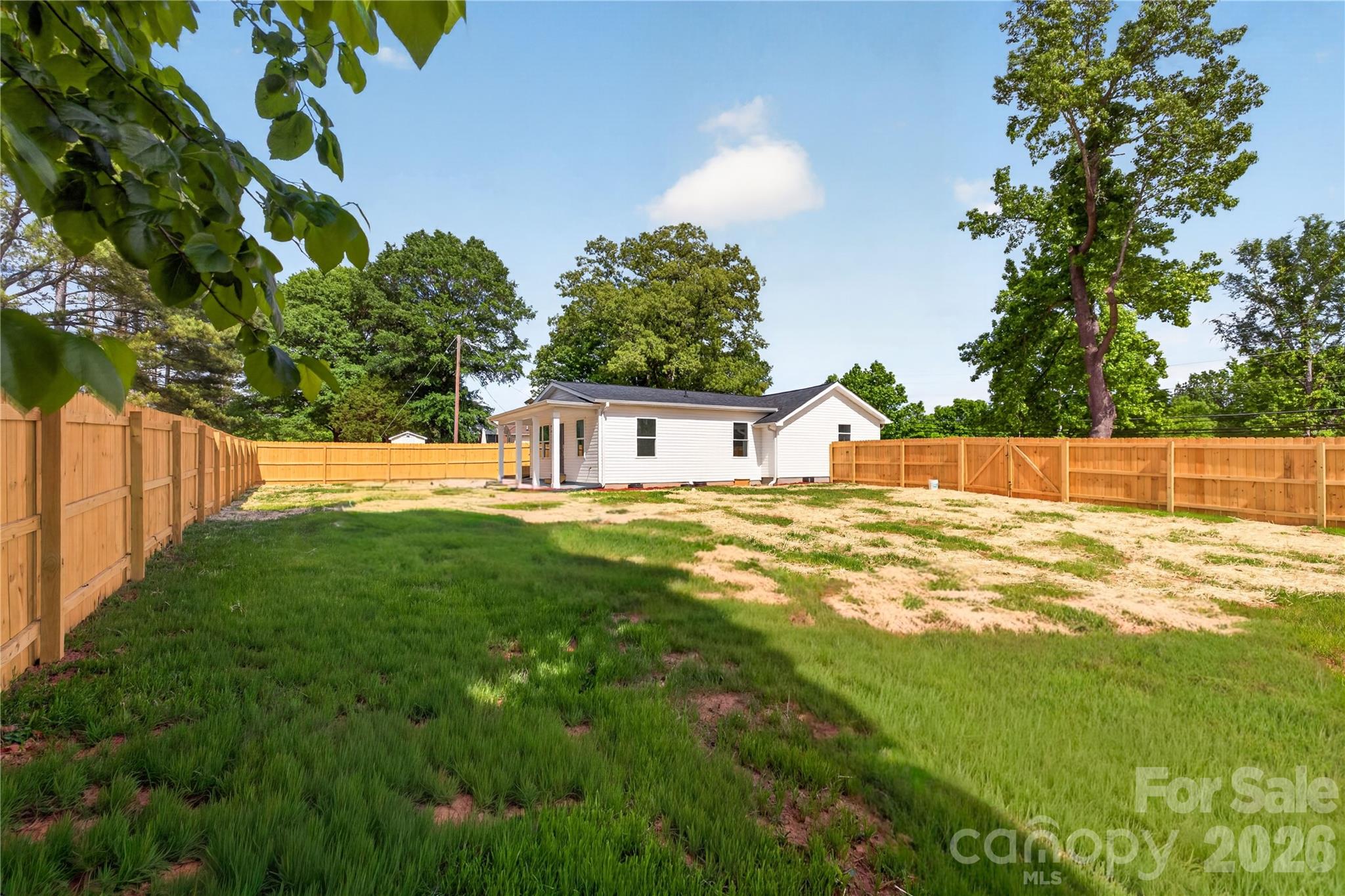 622 W Catawba Avenue — Mount Holly