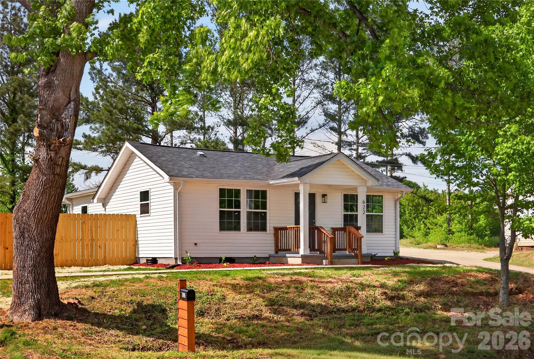 622 W Catawba Avenue — Mount Holly