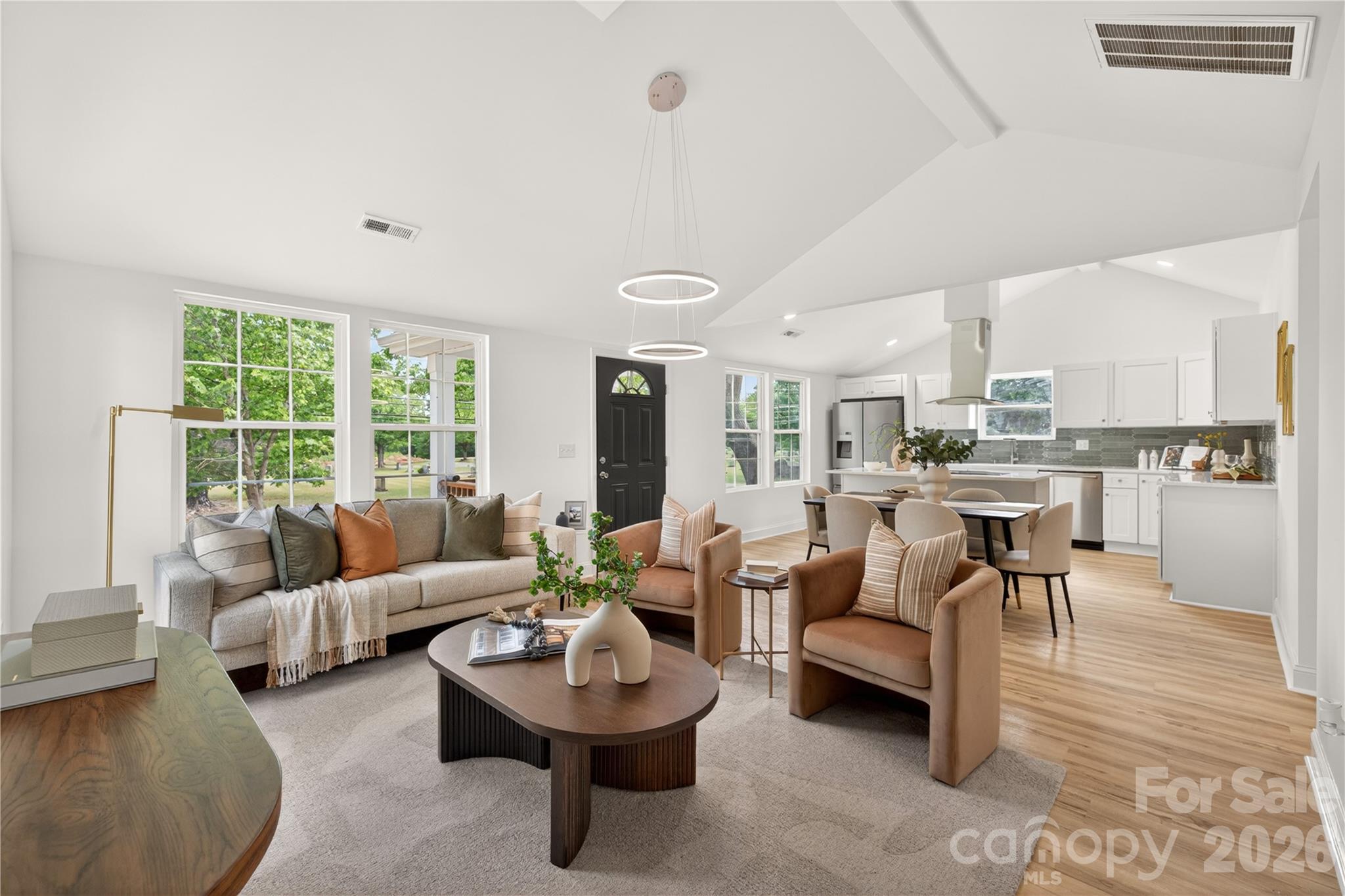 622 W Catawba Avenue — Mount Holly