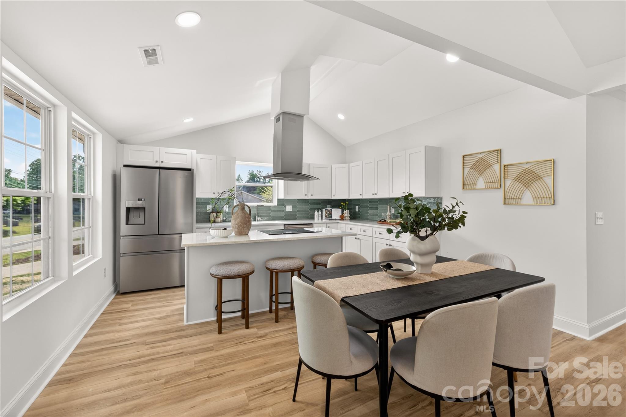 622 W Catawba Avenue — Mount Holly