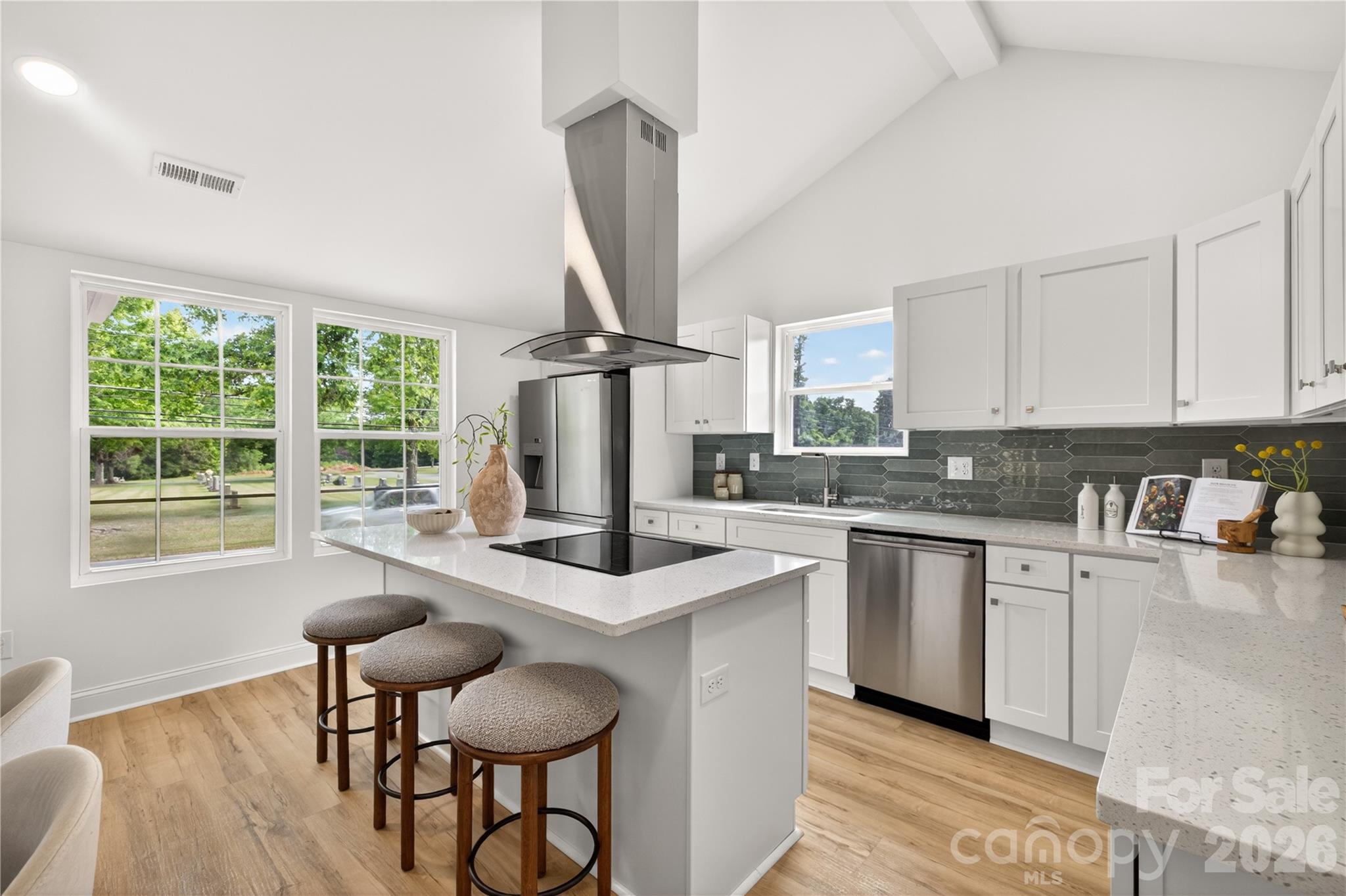 622 W Catawba Avenue — Mount Holly