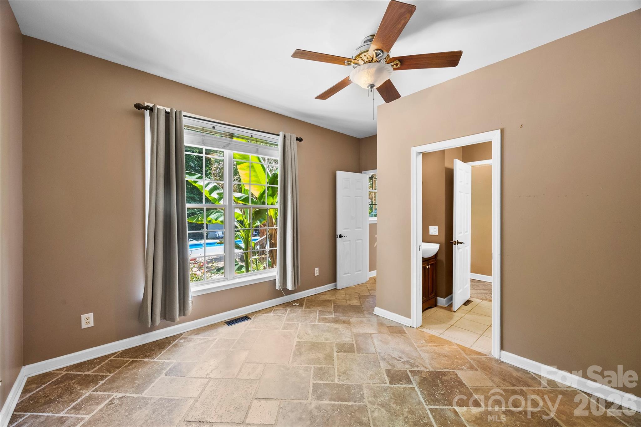 6520 Hollow Oak Drive — Mint Hill
