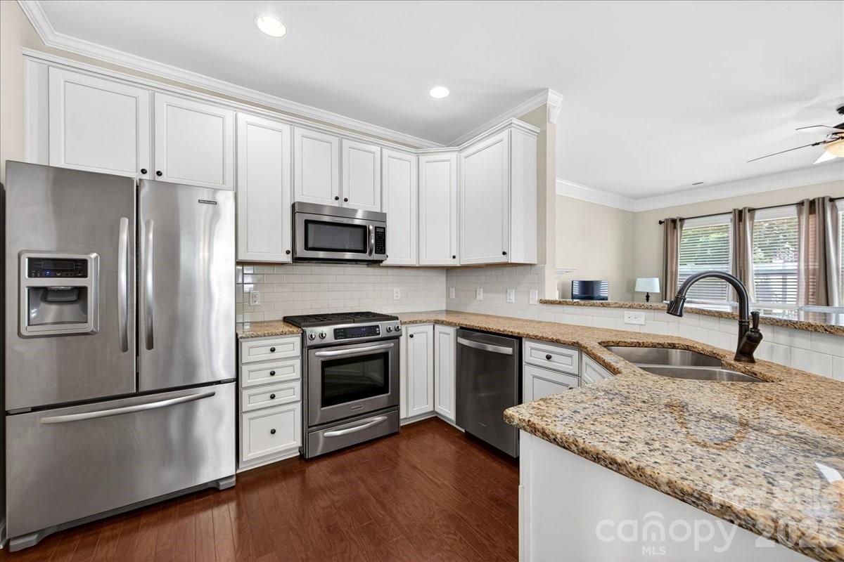 6453 Silver Star Lane — Charlotte