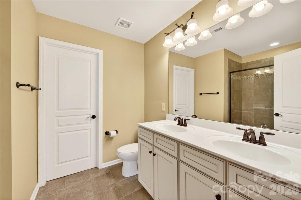 6453 Silver Star Lane — Charlotte