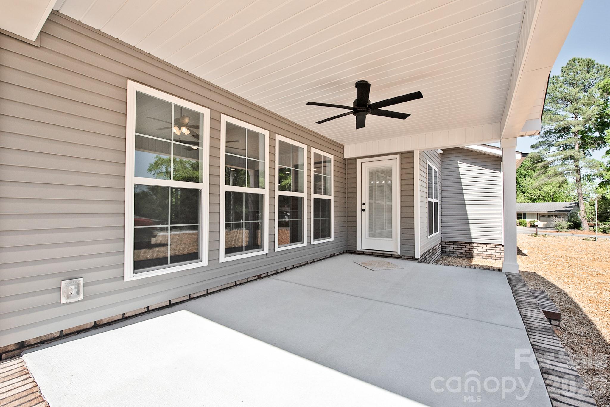 586 Wilhelm Place NE — Concord