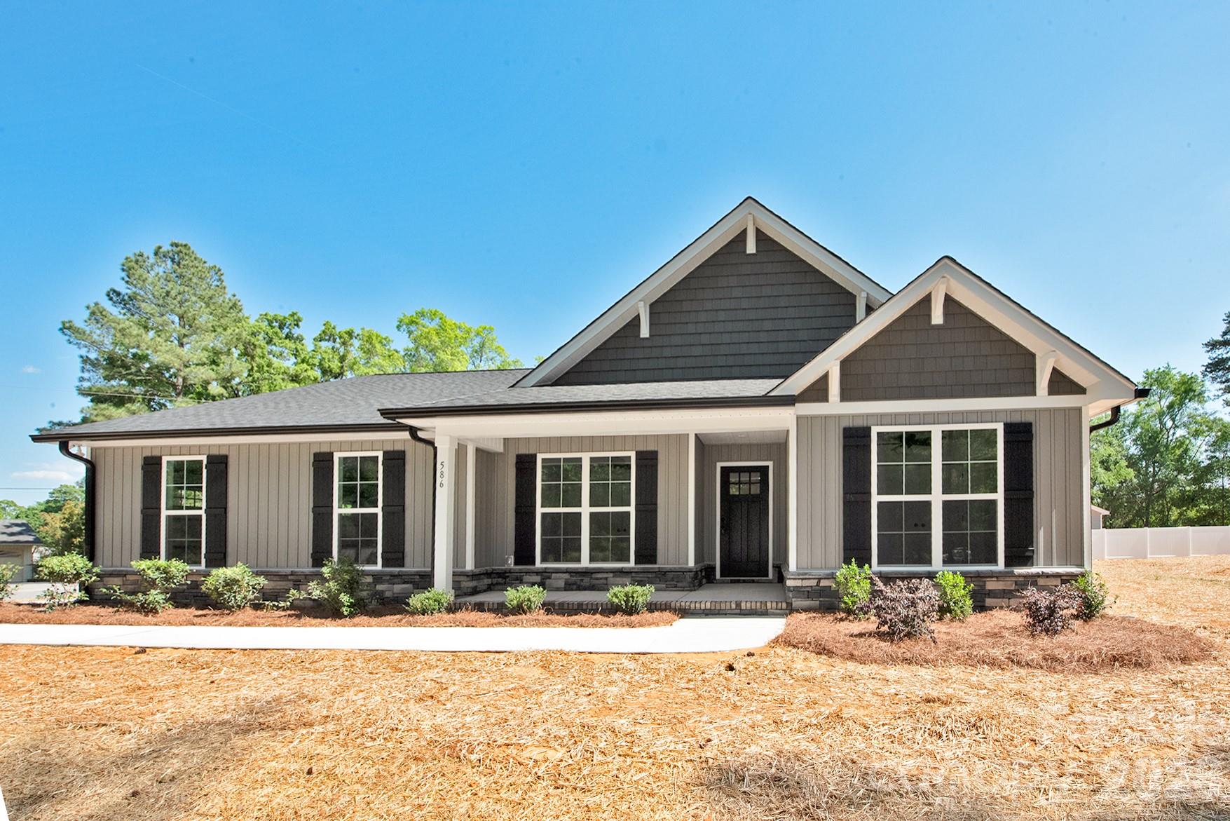 586 Wilhelm Place NE — Concord