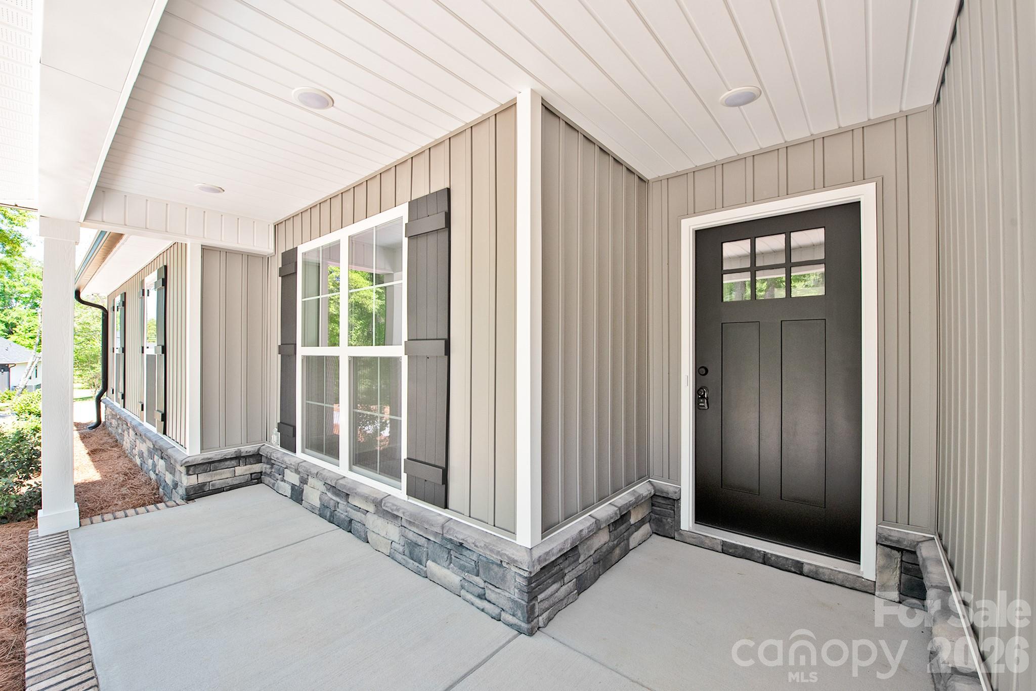 586 Wilhelm Place NE — Concord