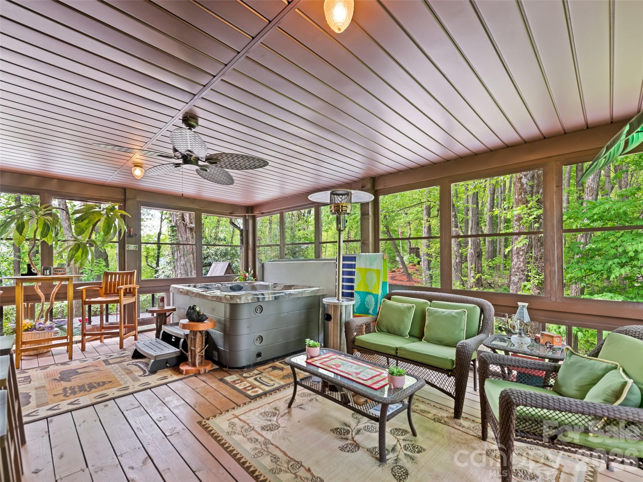 2863 Heath Peak Road — Waynesville