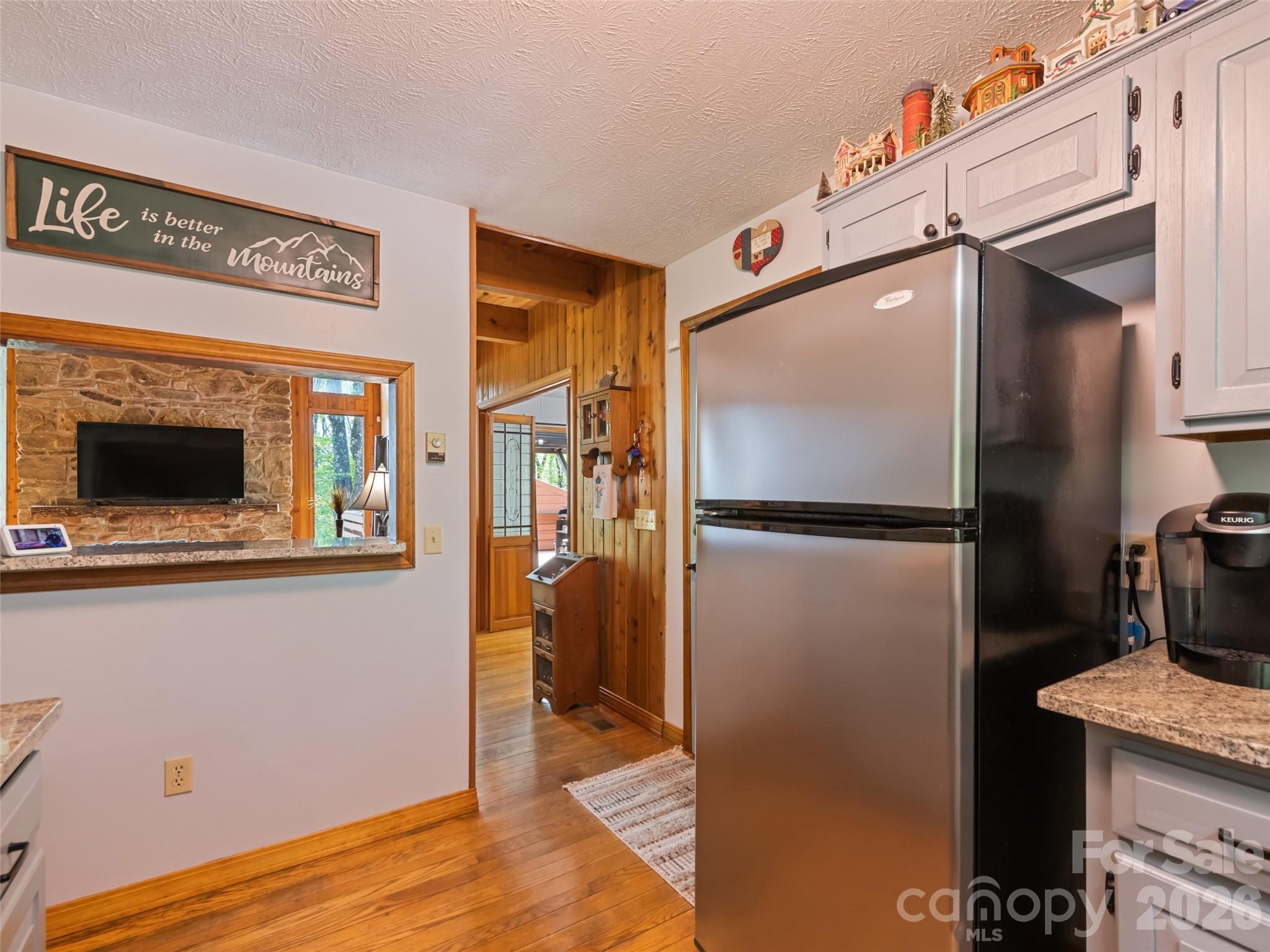 2863 Heath Peak Road — Waynesville
