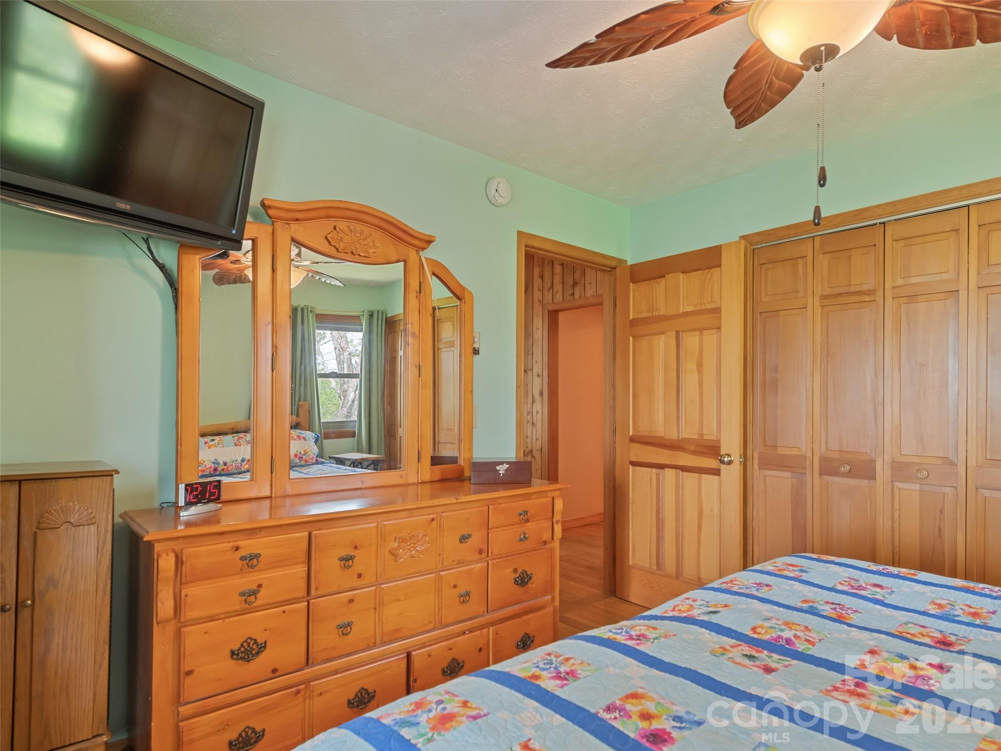 2863 Heath Peak Road — Waynesville