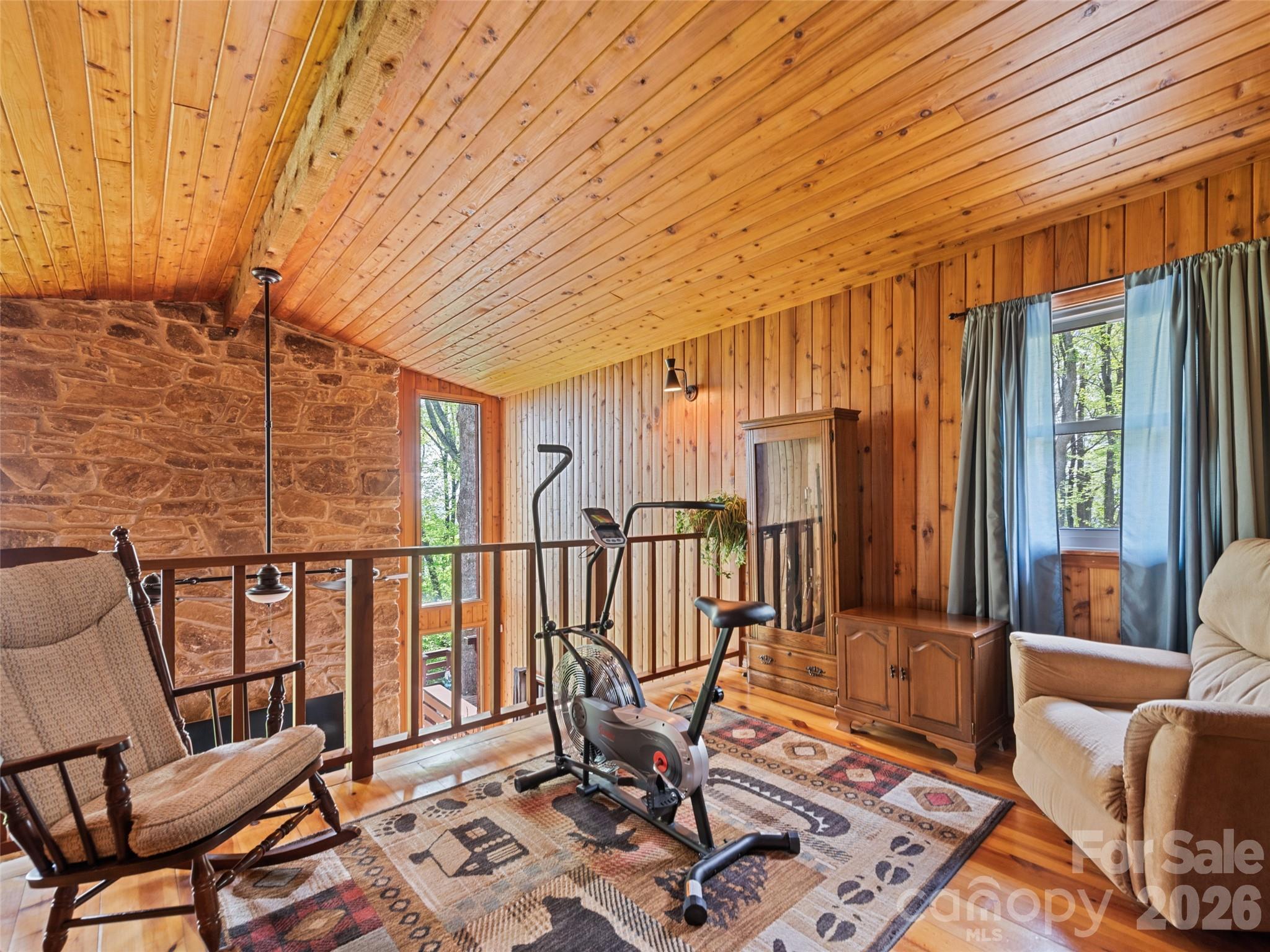 2863 Heath Peak Road — Waynesville