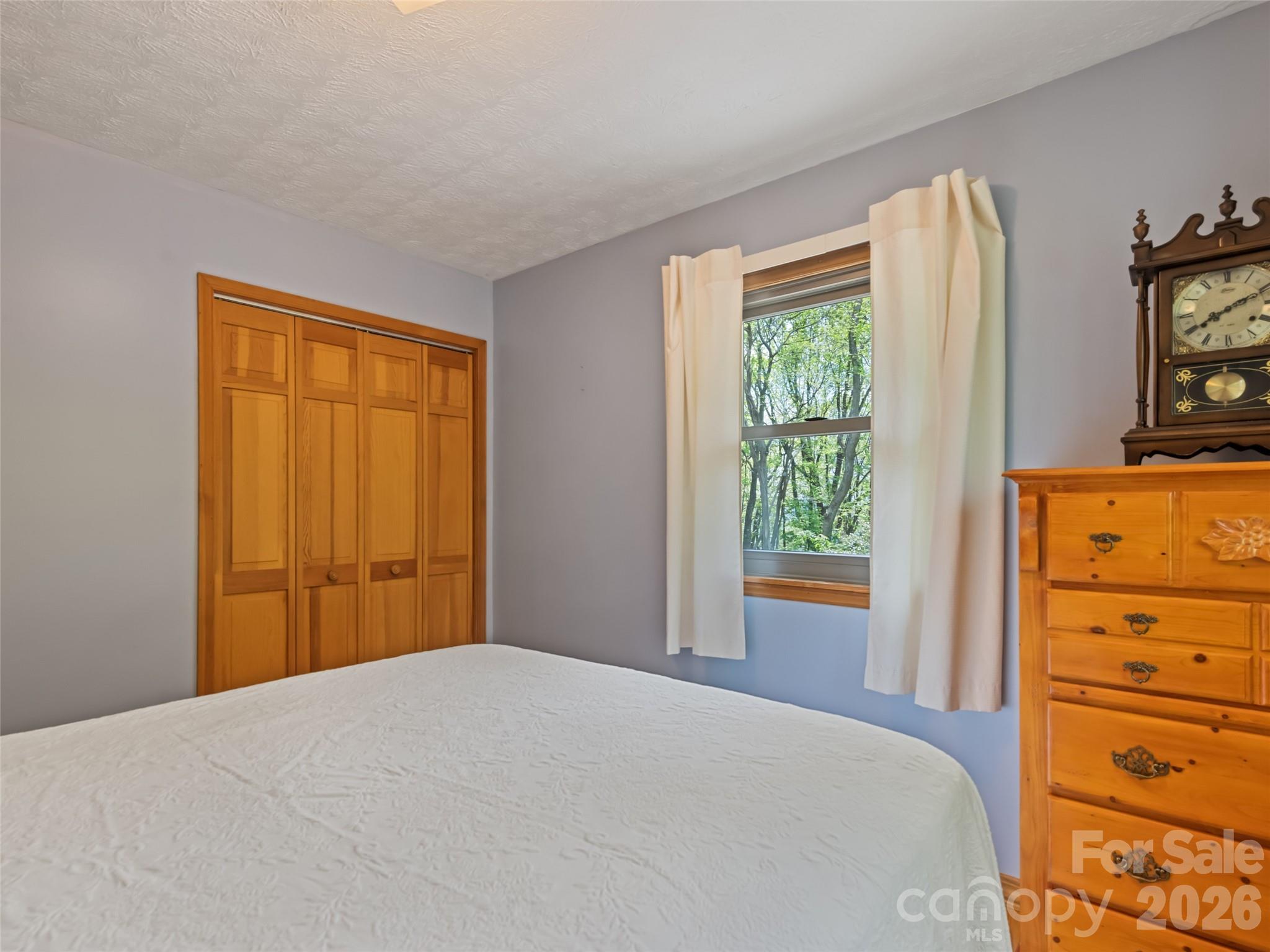 2863 Heath Peak Road — Waynesville