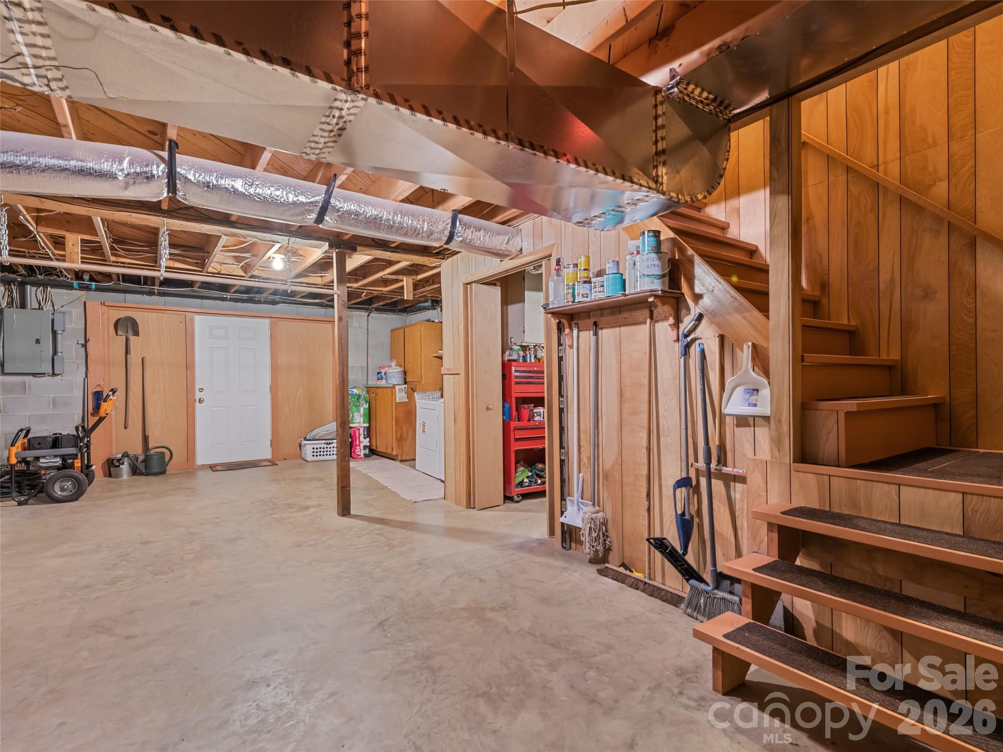 2863 Heath Peak Road — Waynesville