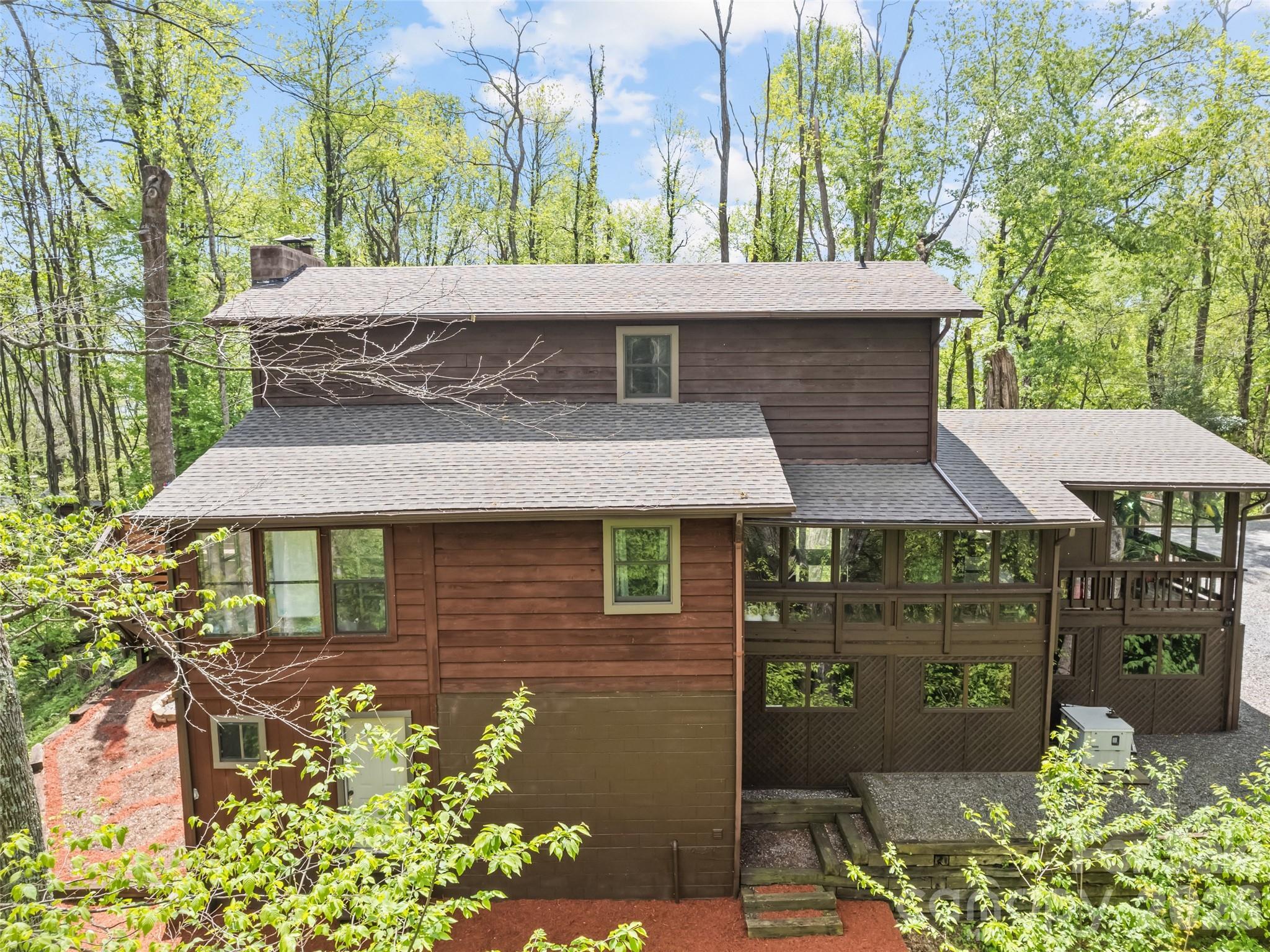 2863 Heath Peak Road — Waynesville
